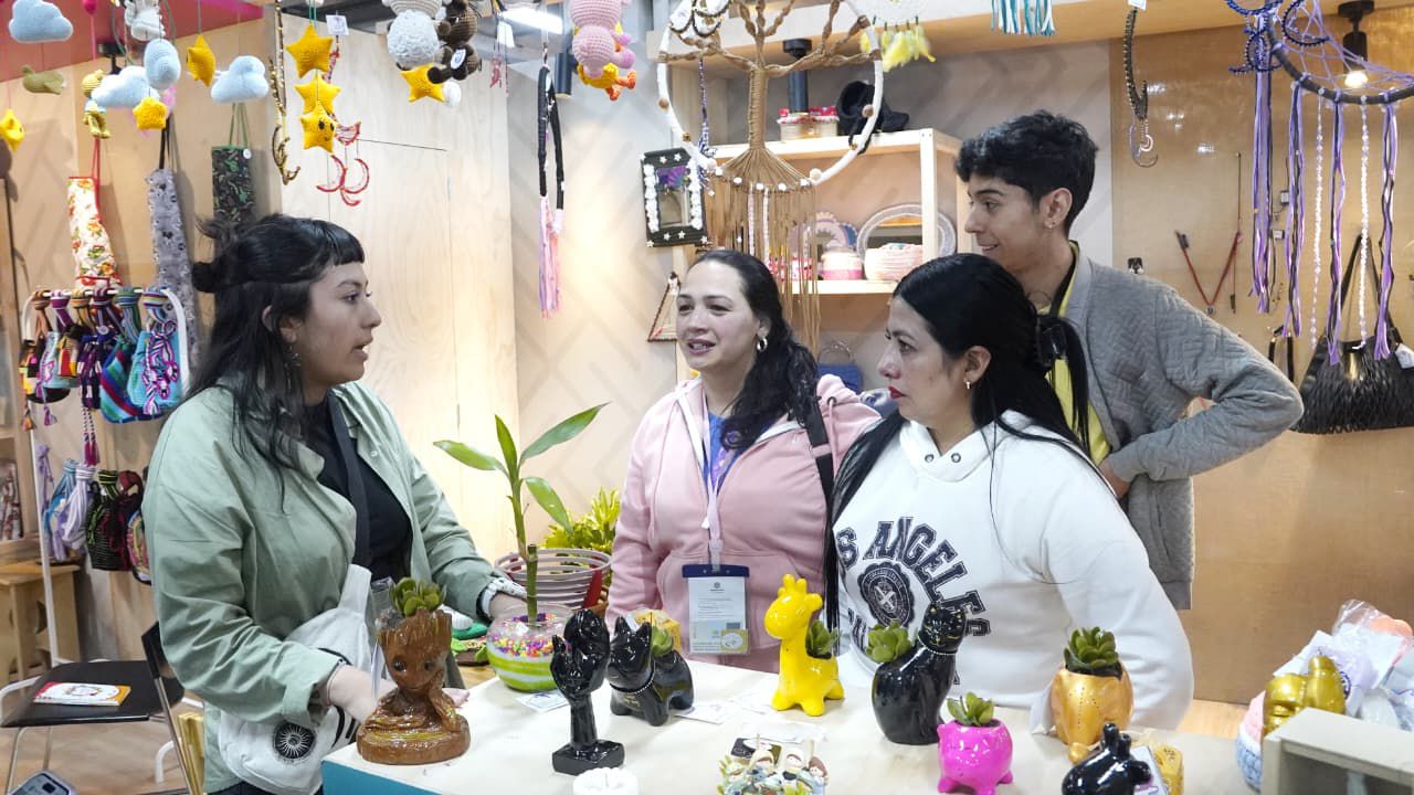 Privados de la libertad presentan sus artesanías en Corferías 