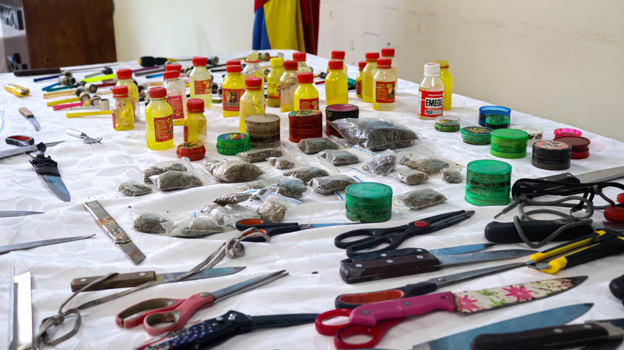Más de 3.000 armas cortopunzantes que pertenecían a ciudadanos exhabitantes de calle fueron entregadas a la Policía para su destrucción