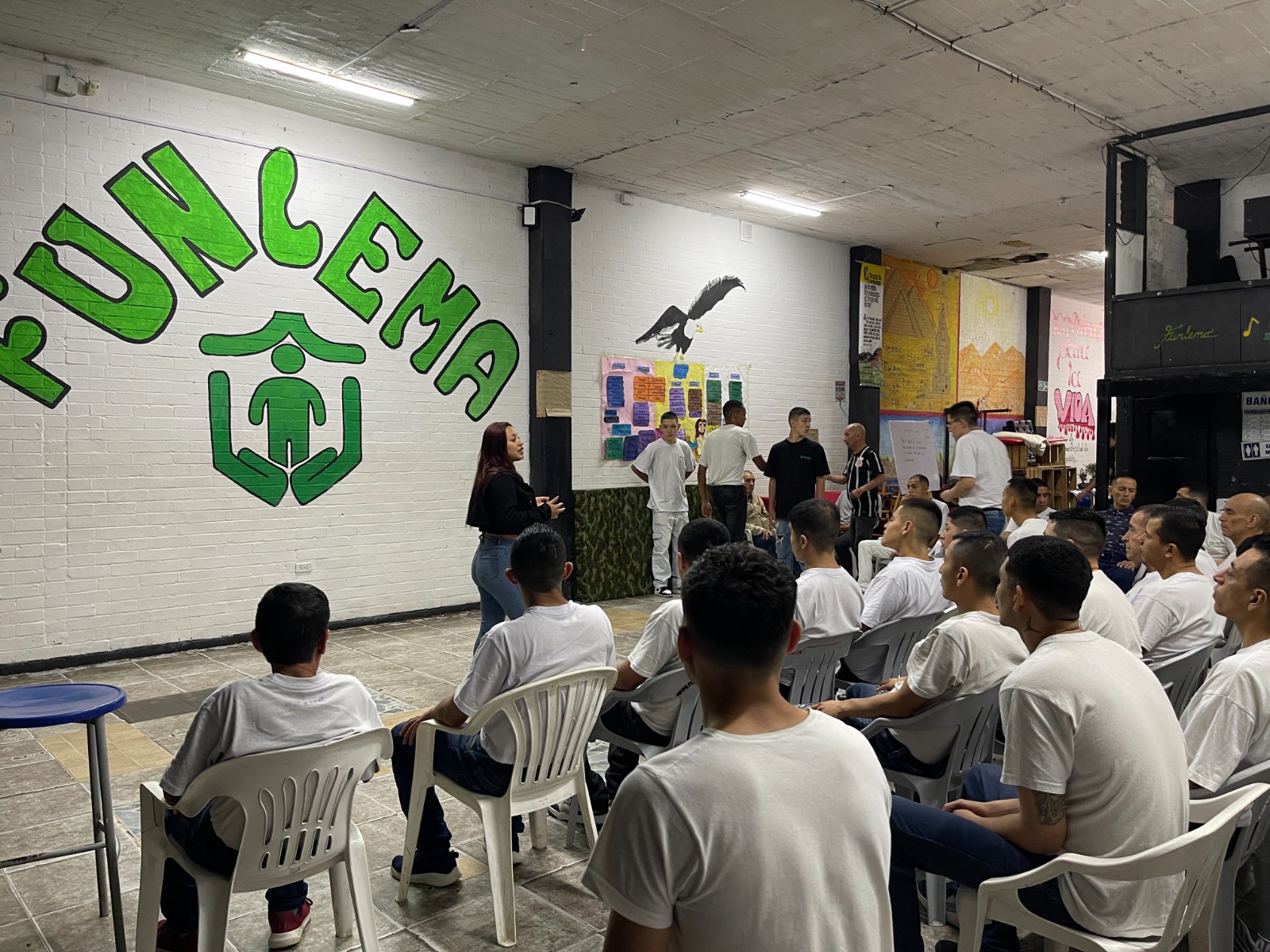 De la violencia al diálogo: así fue como hombres en rehabilitación por consumo de drogas aprendieron a gestionar sus emociones