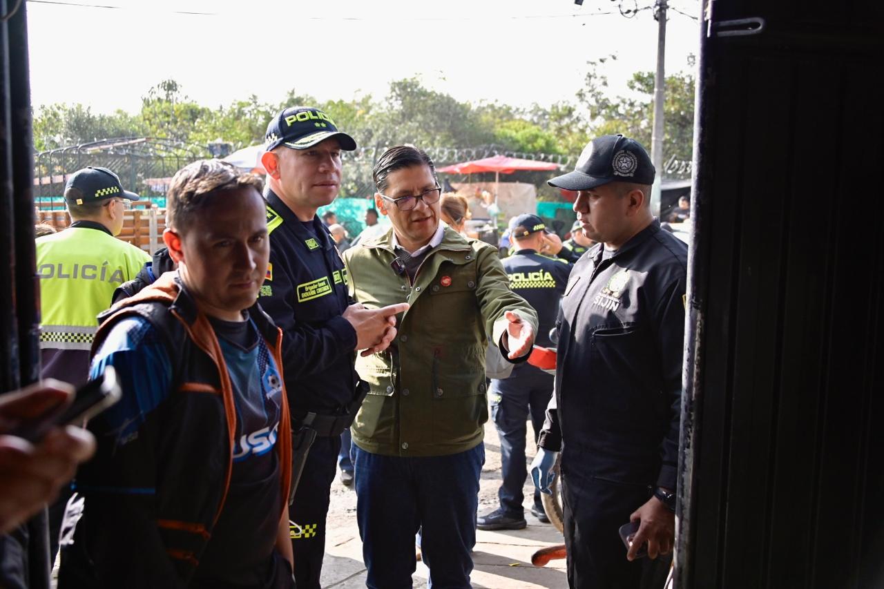 General Giovanni Cristancho y el secretario de Seguridad, César Restrepo