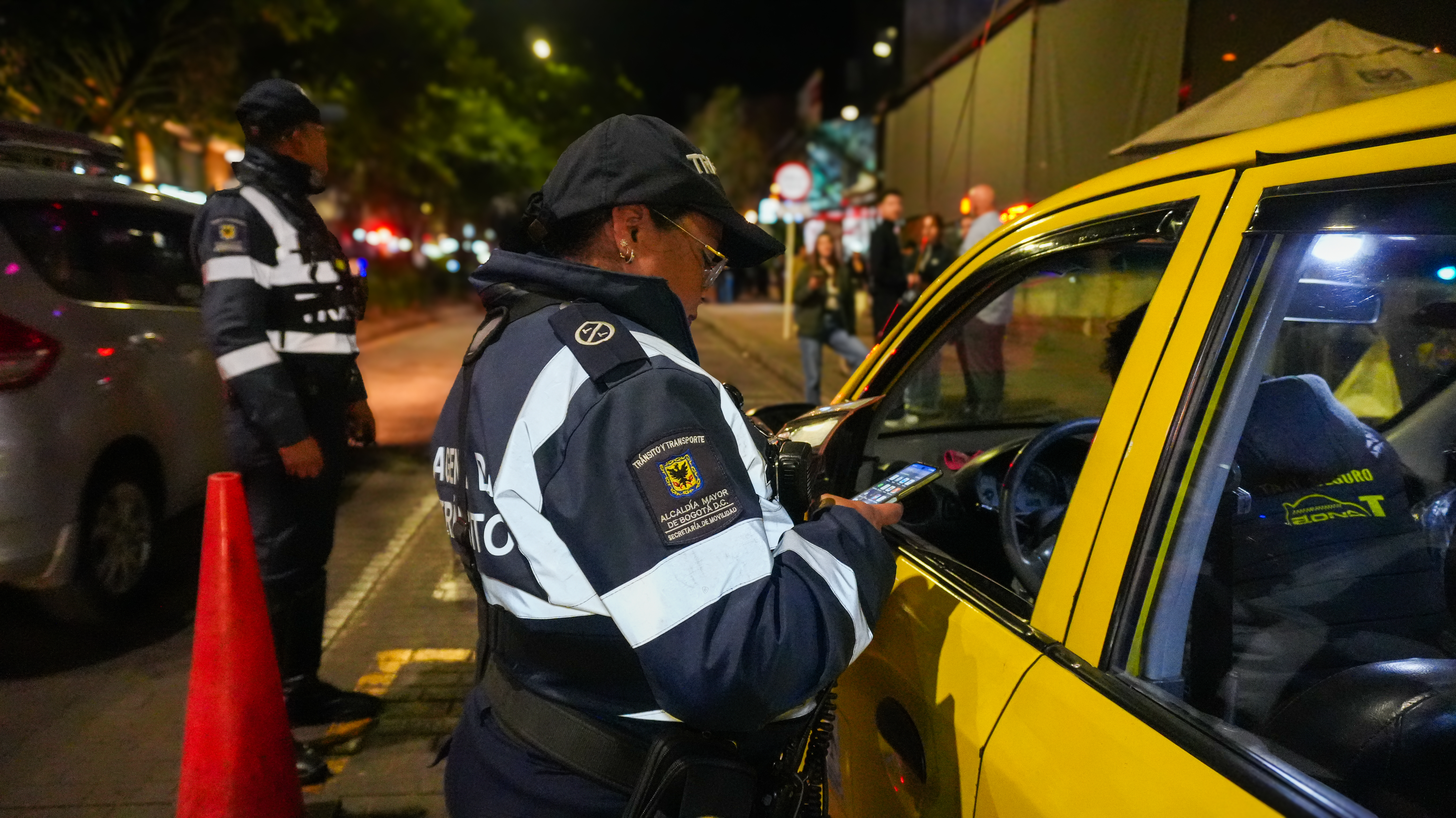 Gestores del Orden acompañan a la ciudadanía en la Zona T e intensifican la sensibilización sobre taxis seguros