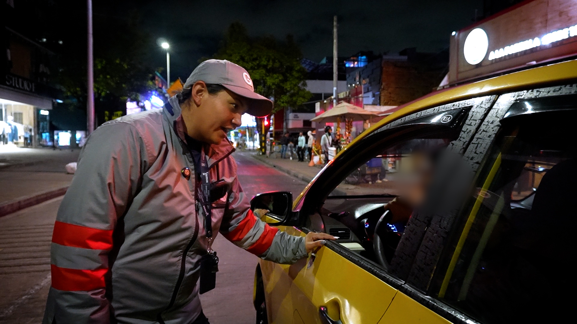 Gestores del Orden acompañan a la ciudadanía en la Zona T e intensifican la sensibilización sobre taxis seguros