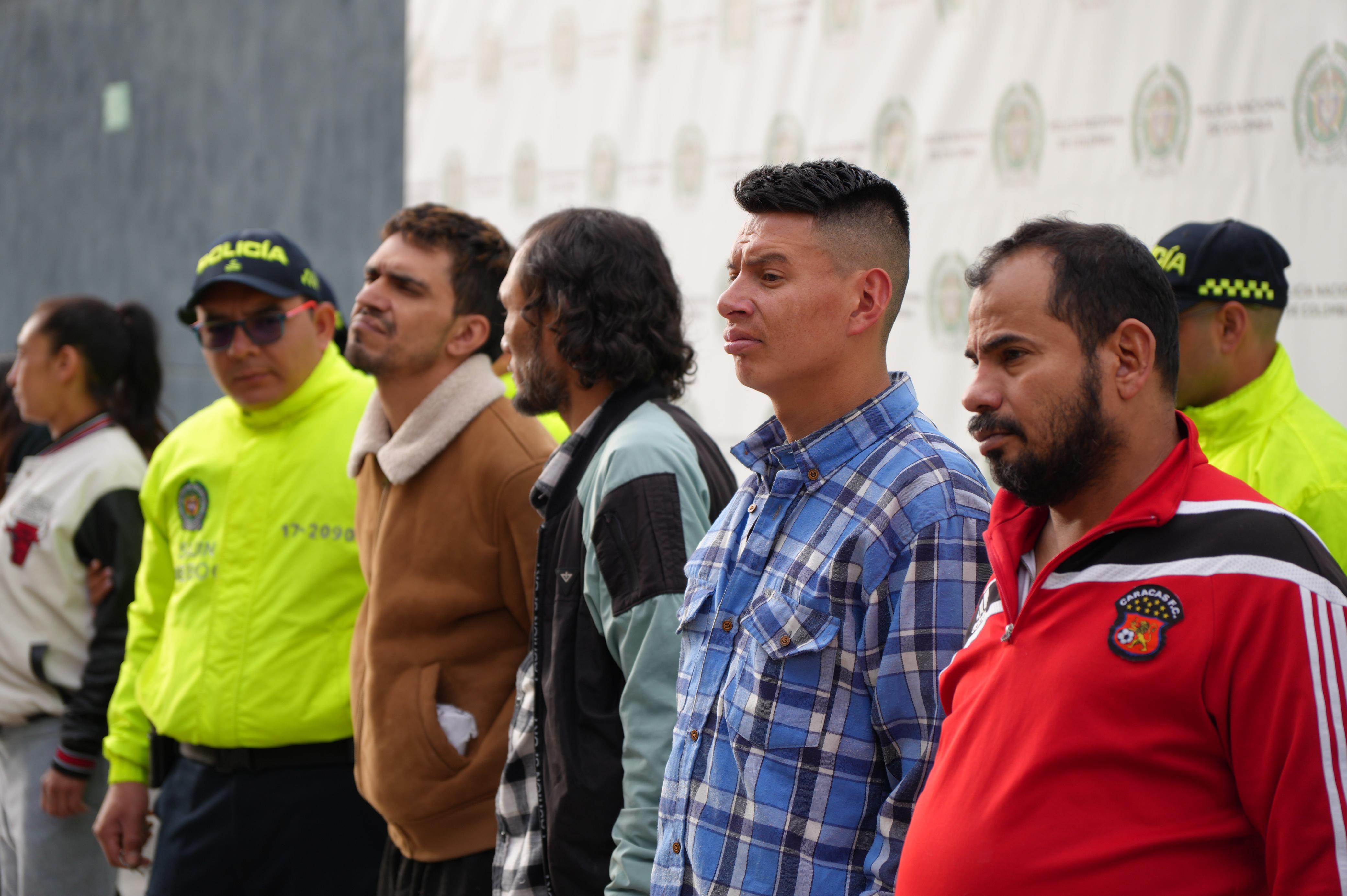 Golpe al microtráfico en Bogotá: dos bandas desmanteladas y 23 capturados en Bosa y Suba