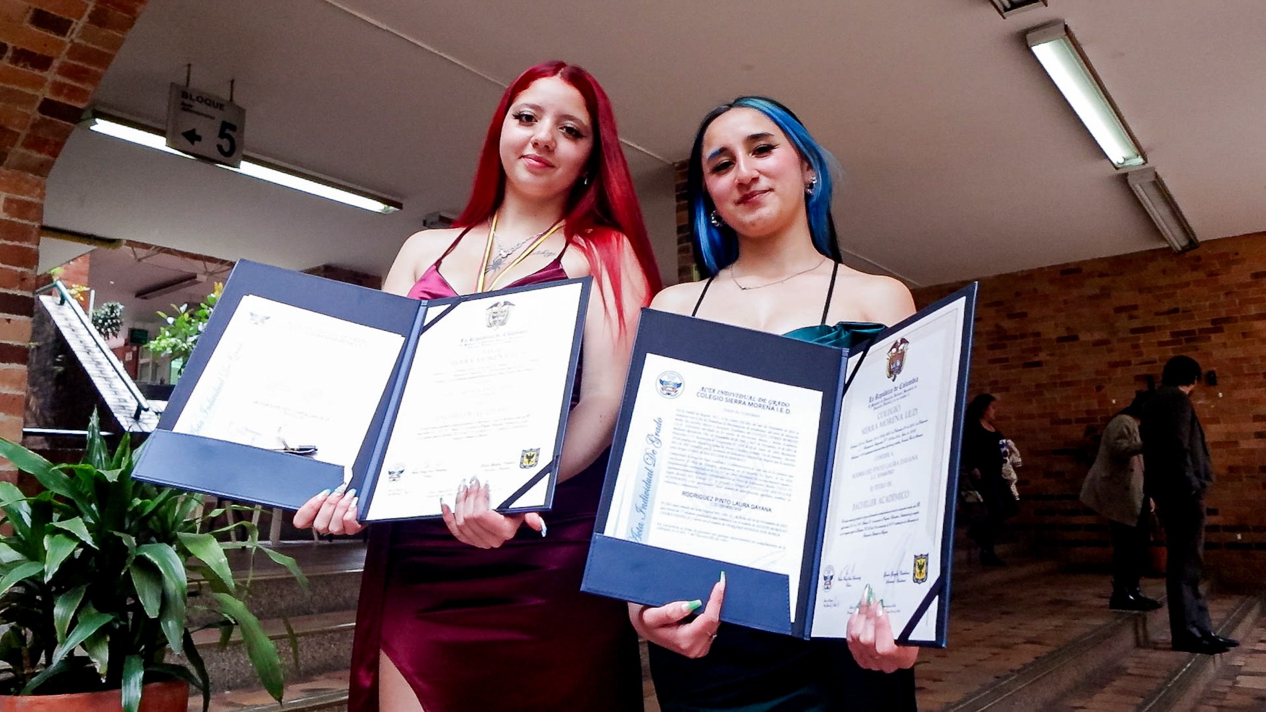 Más de 90 jóvenes de Bogotá se graduaron como bachilleres gracias a un modelo de educación restaurativa