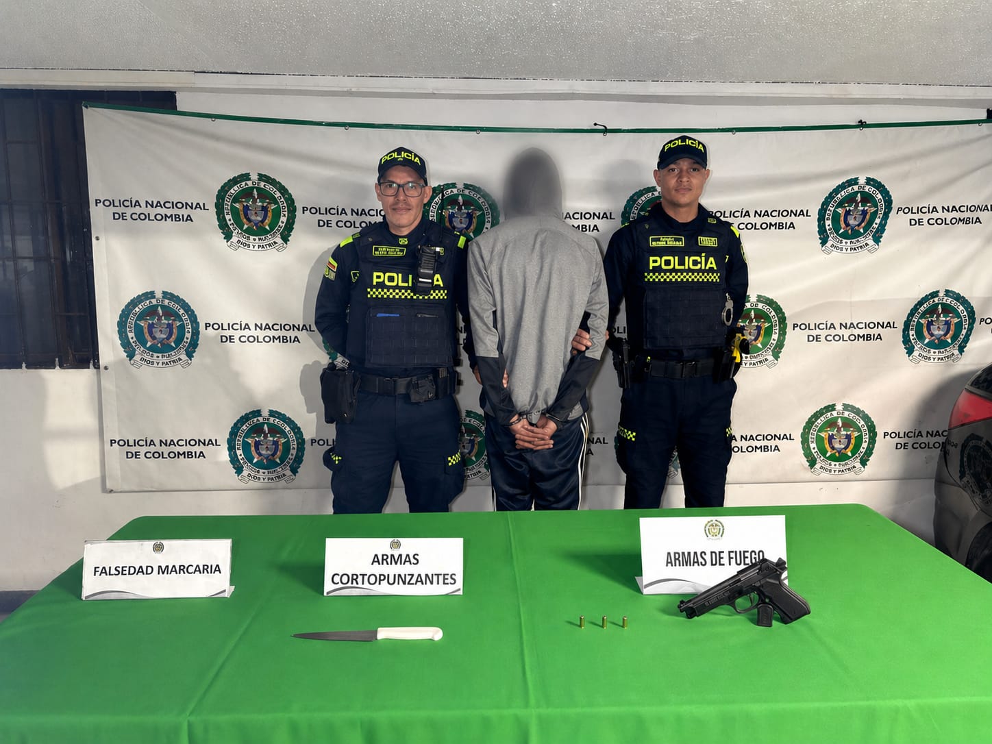 Persecución con apoyo aéreo frustró hurto de camioneta en Normandía