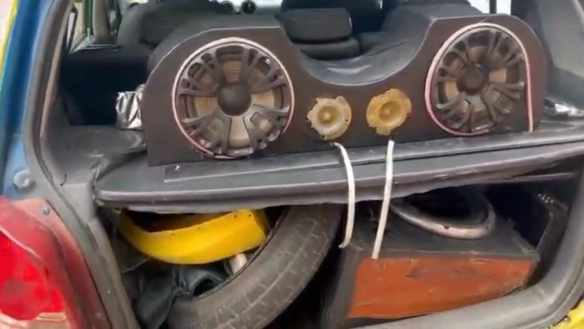 Capturados por hurtar celulares y esconderlos en compartimientos envueltos en aluminio