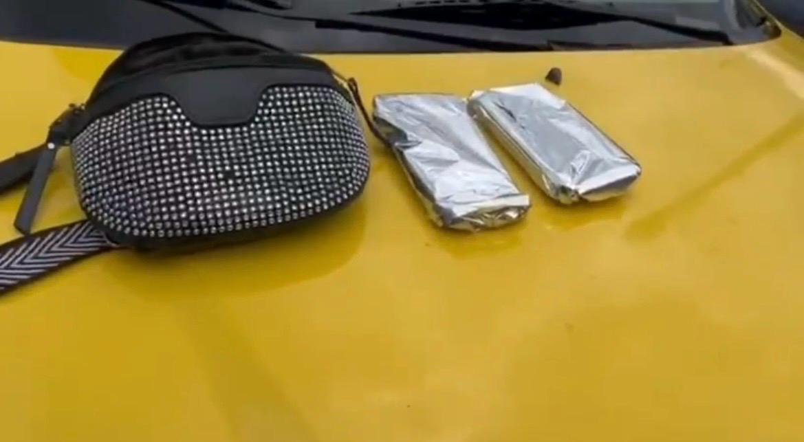 Capturados por hurtar celulares y esconderlos en compartimientos envueltos en aluminio