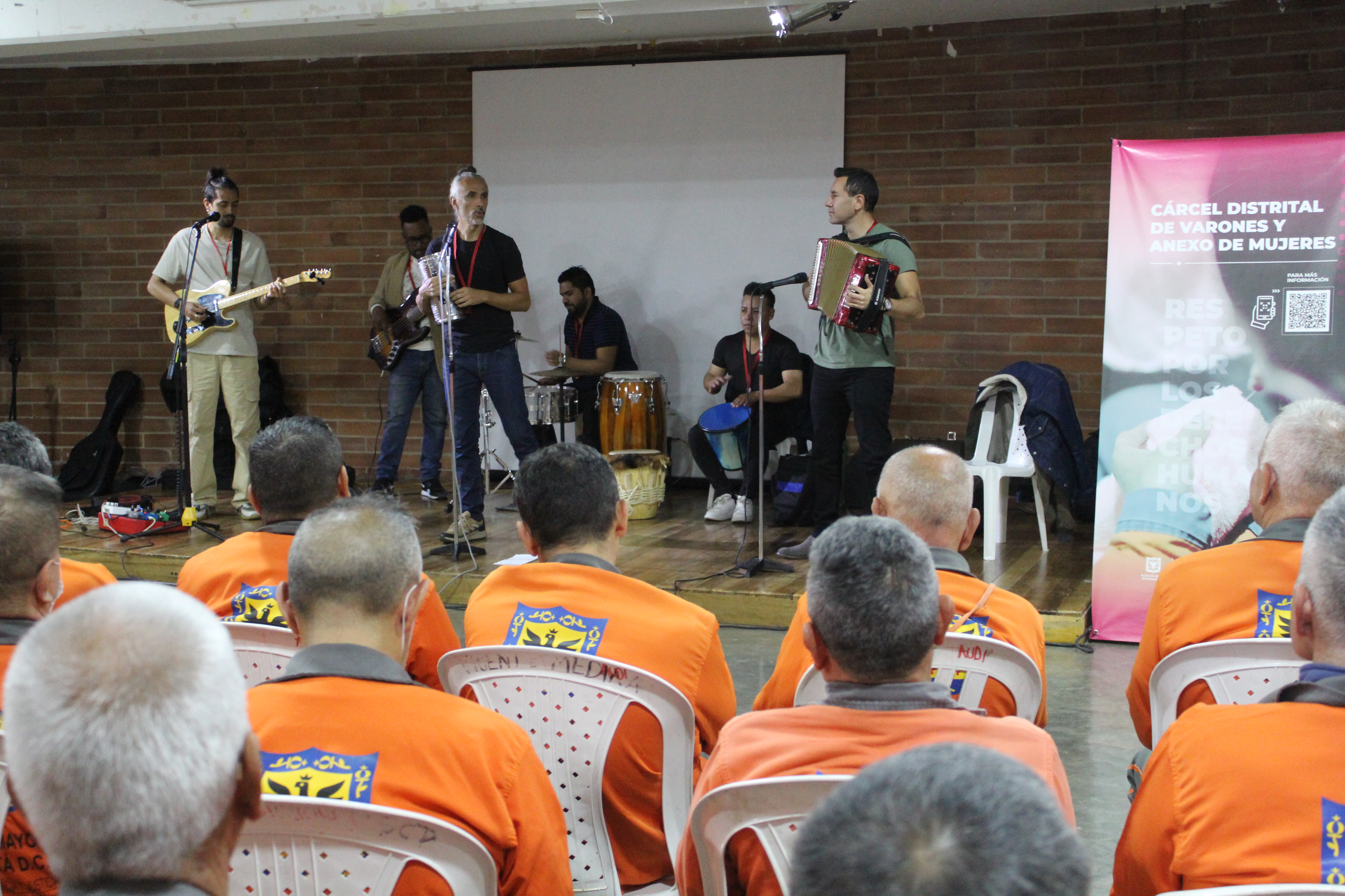 Celebración mes del adulto mayor en Cárcel Distrital.