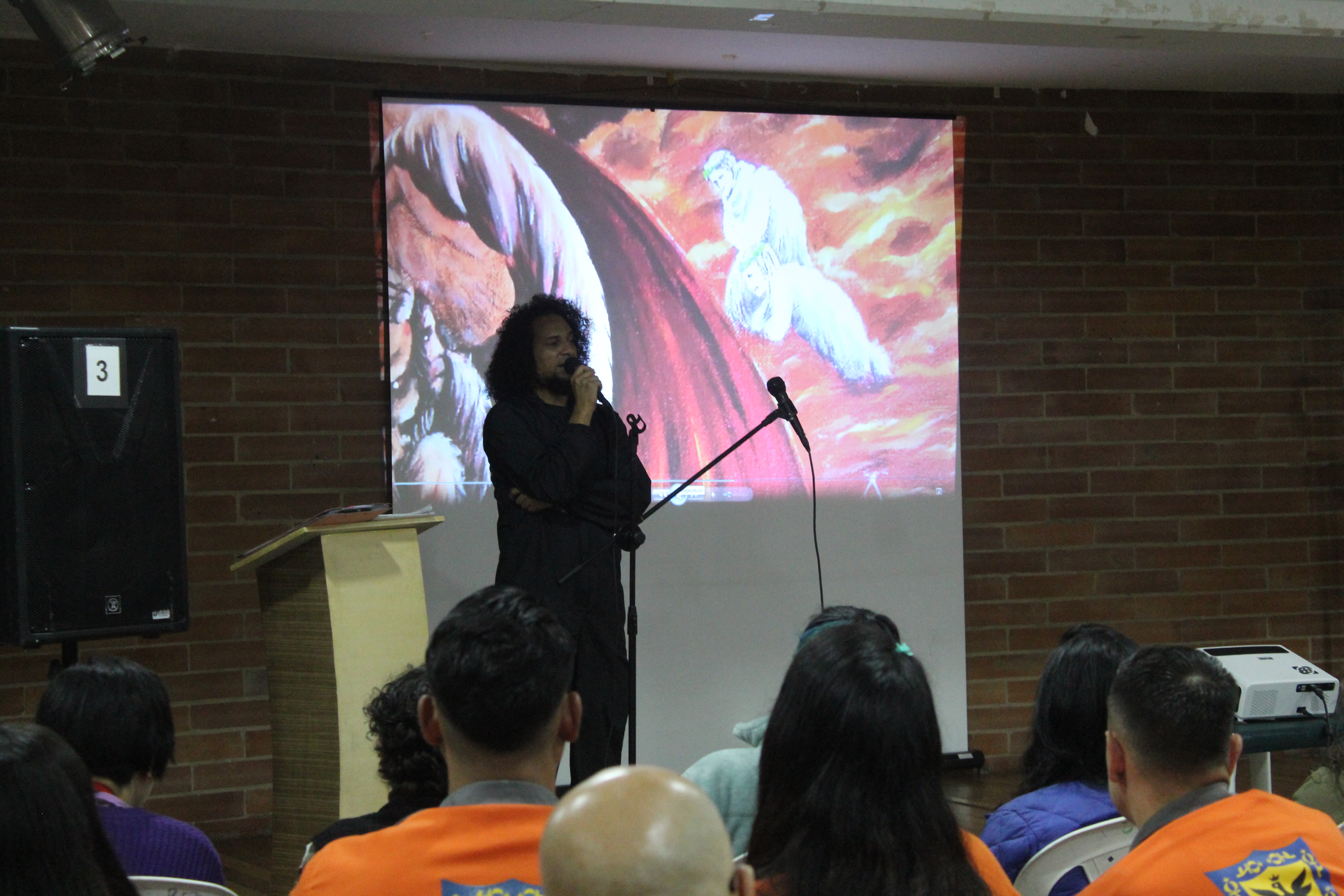 Personas privadas de la libertad culminaron cursos de creación digital, teatro y escritura