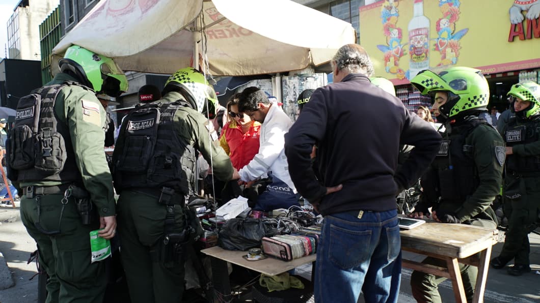 Incautan celulares con reporte de hurto y manipulación que estaban listos para ser comercializados en carretas en la Calle 13