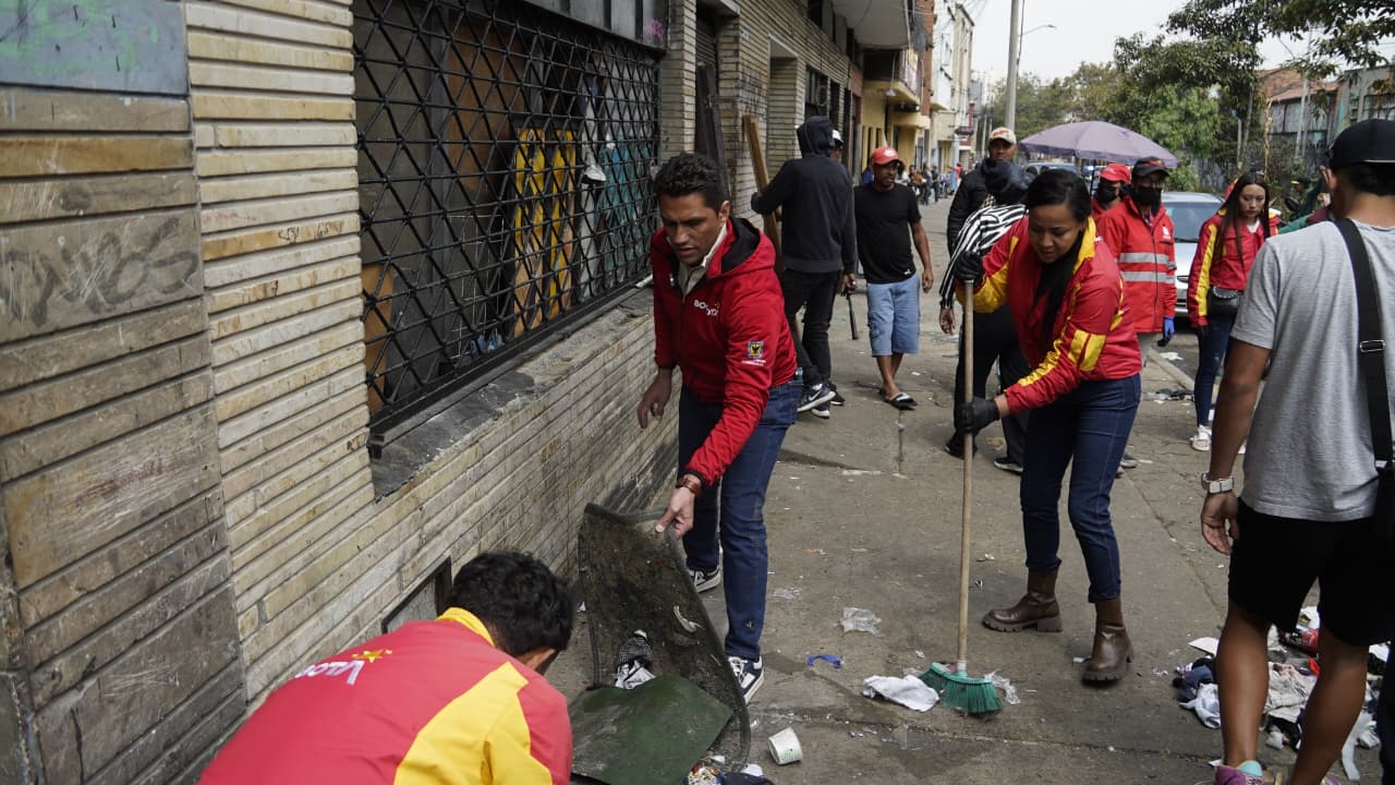 Intervención en punto crítico de basuras en el barrio Santa Fe deja 10 toneladas de residuos recolectadas y cuatro cuadras recuperadas