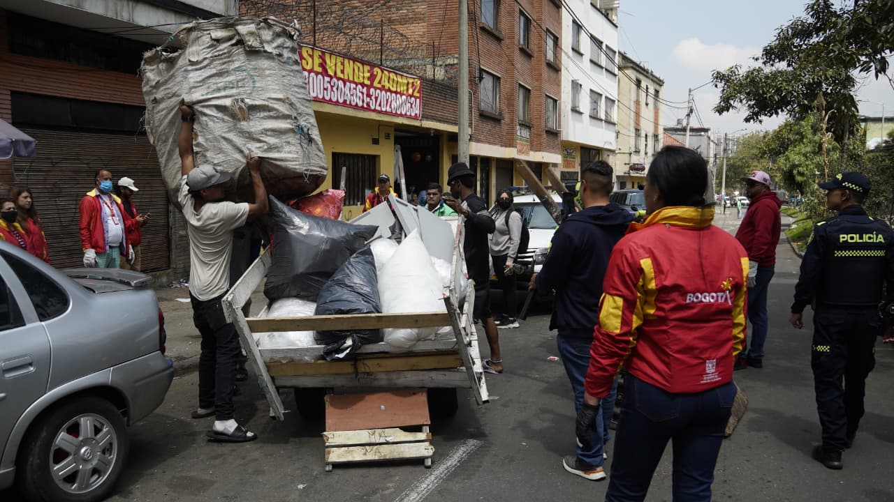 Intervención en punto crítico de basuras en el barrio Santa Fe deja 10 toneladas de residuos recolectadas y cuatro cuadras recuperadas