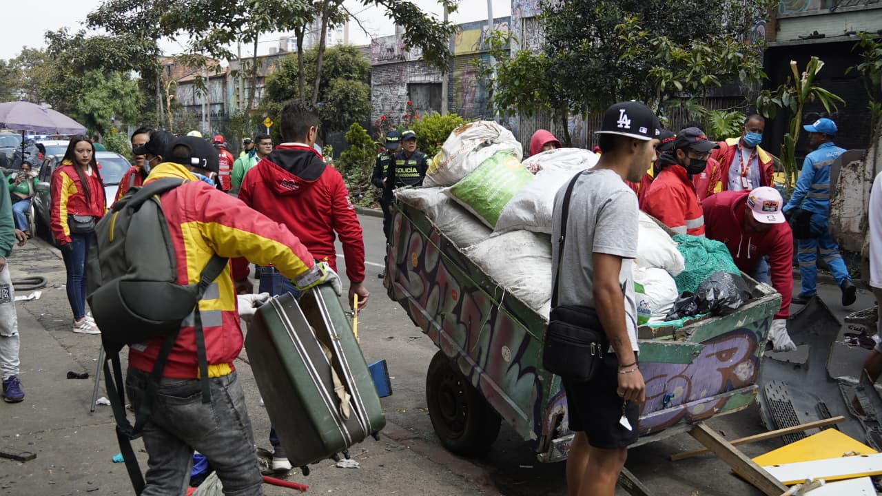 Intervención en punto crítico de basuras en el barrio Santa Fe deja 10 toneladas de residuos recolectadas y cuatro cuadras recuperadas