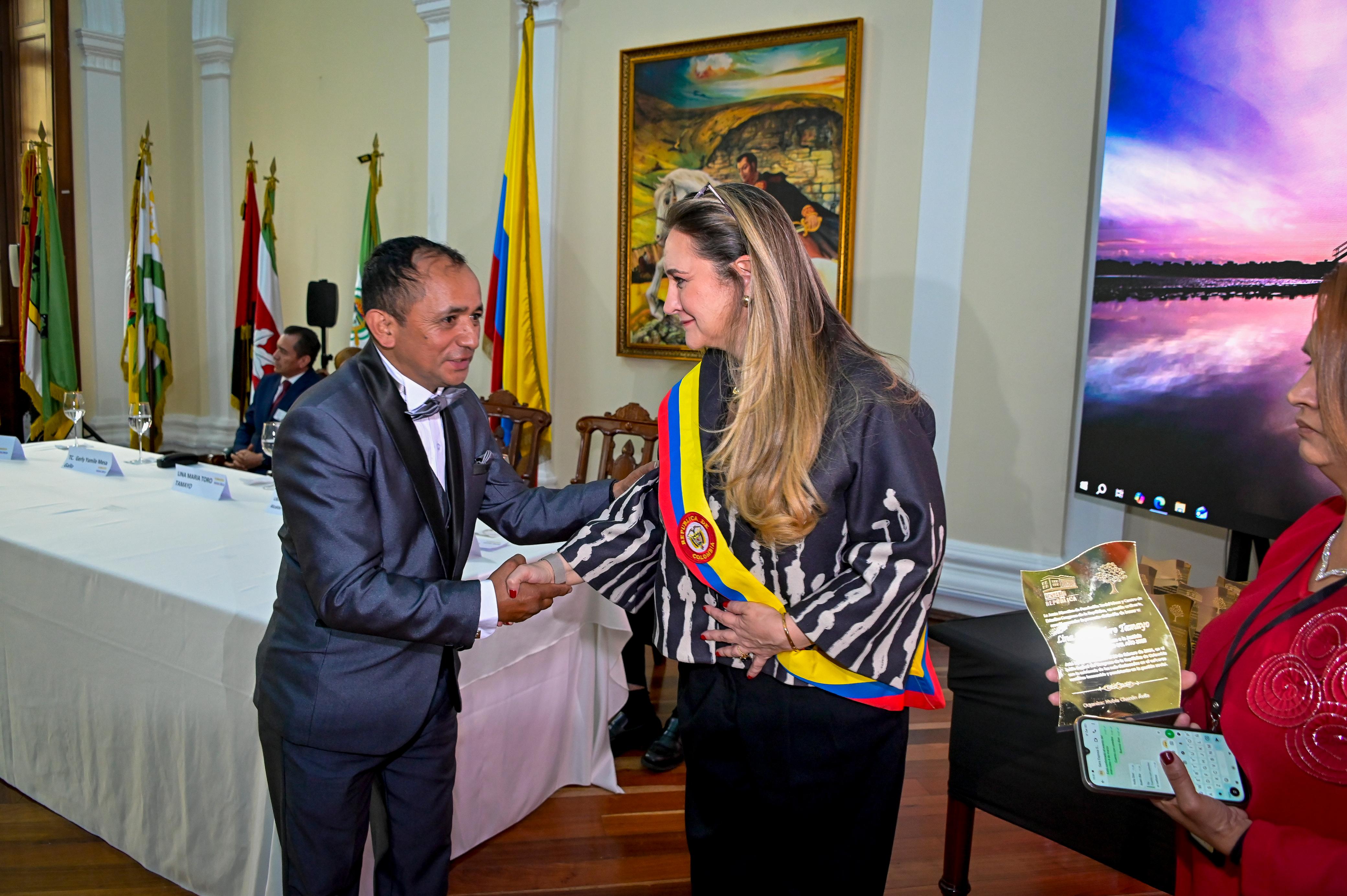 Reconocimiento al trabajo de Lina María Toro, subsecretaria de Acceso a la Justicia