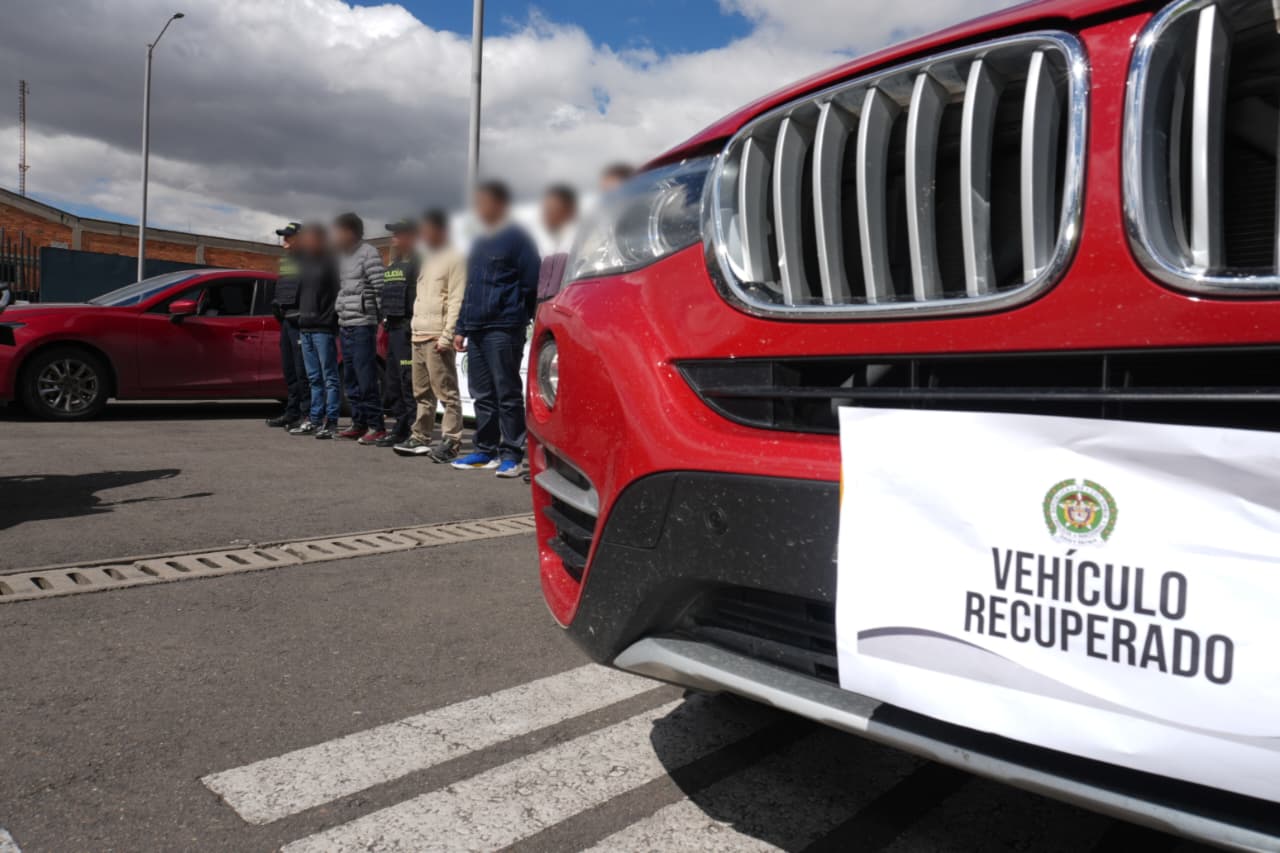 Cayeron ‘Los del Carro Rojo’: banda que venía robando vehículos en Bogotá