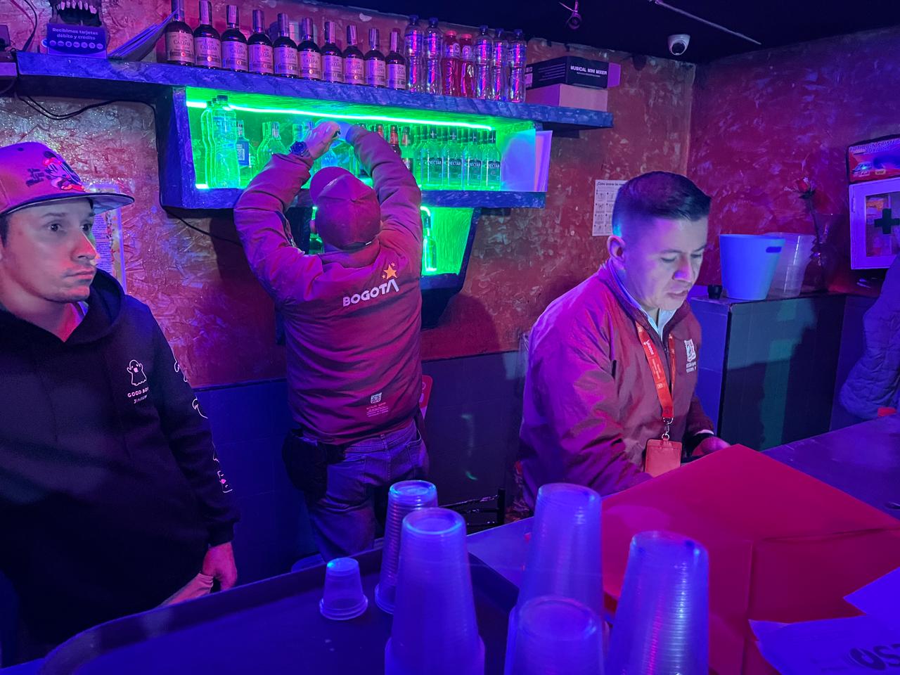 Golpe a la ilegalidad y desorden en María Paz: incautado licor adulterado y desmontados varios cambuches para recuperar el espacio público