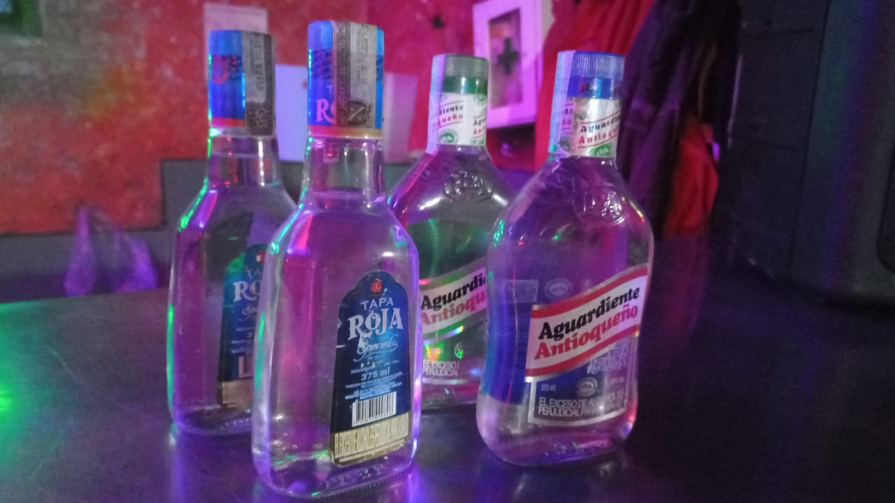 Golpe a la ilegalidad y desorden en María Paz: incautado licor adulterado y desmontados varios cambuches para recuperar el espacio público