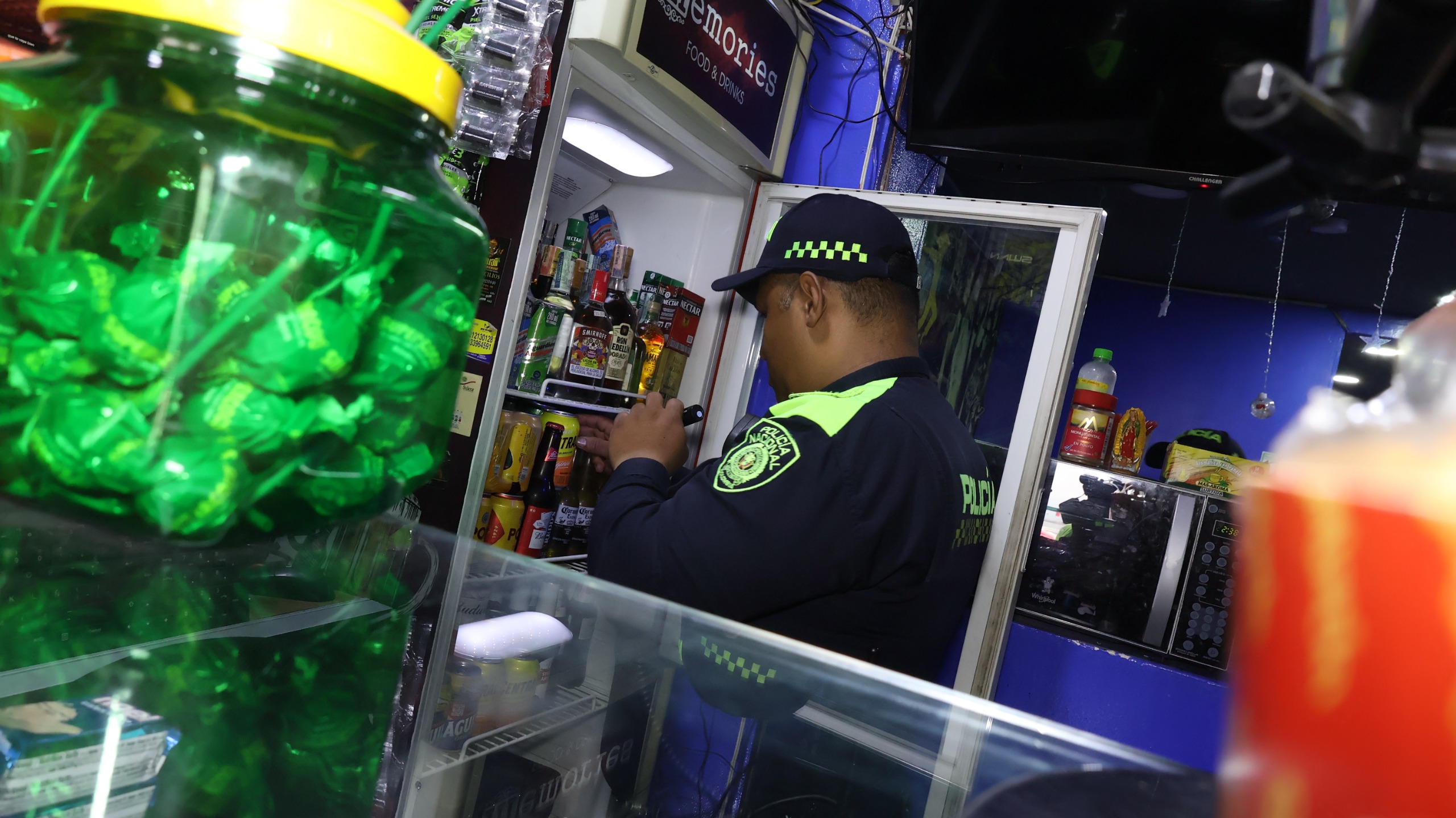 Cervezas vencidas, cierres y controles: balance de megatoma en Kennedy