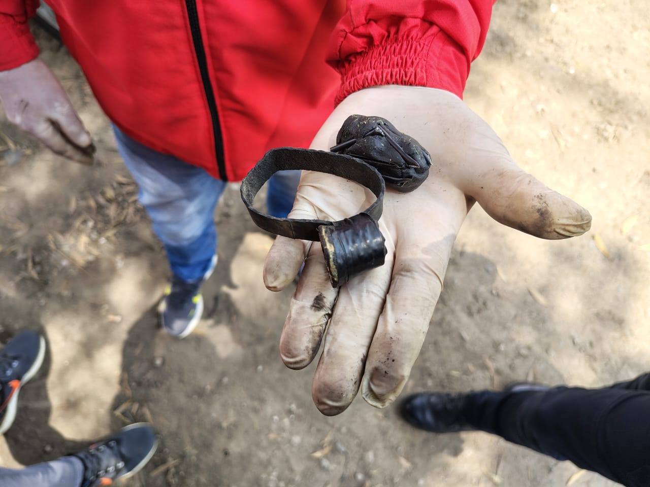 Sellado contenedor acondicionado como montallantas en Fontibón en ofensiva contra los ‘pinchallantas’: se hallaron pitos y taches 