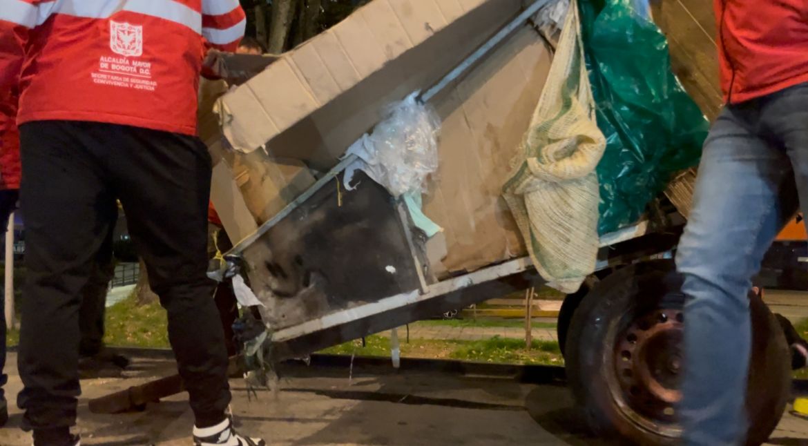 Operativo en Chapinero dejó carretas de reciclaje incautadas por mala disposición de residuos y más de tres toneladas de basura recolectadas