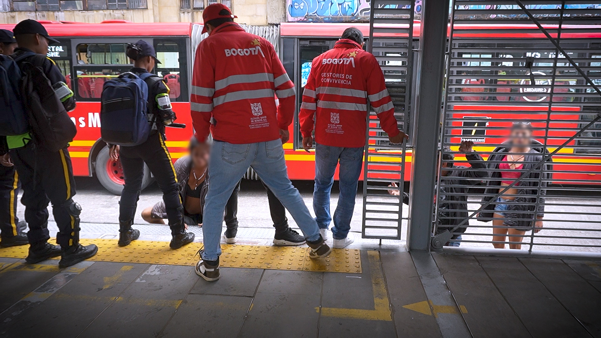 Operativo en la troncal Caracas de TransMilenio deja armas incautadas y comparendos 