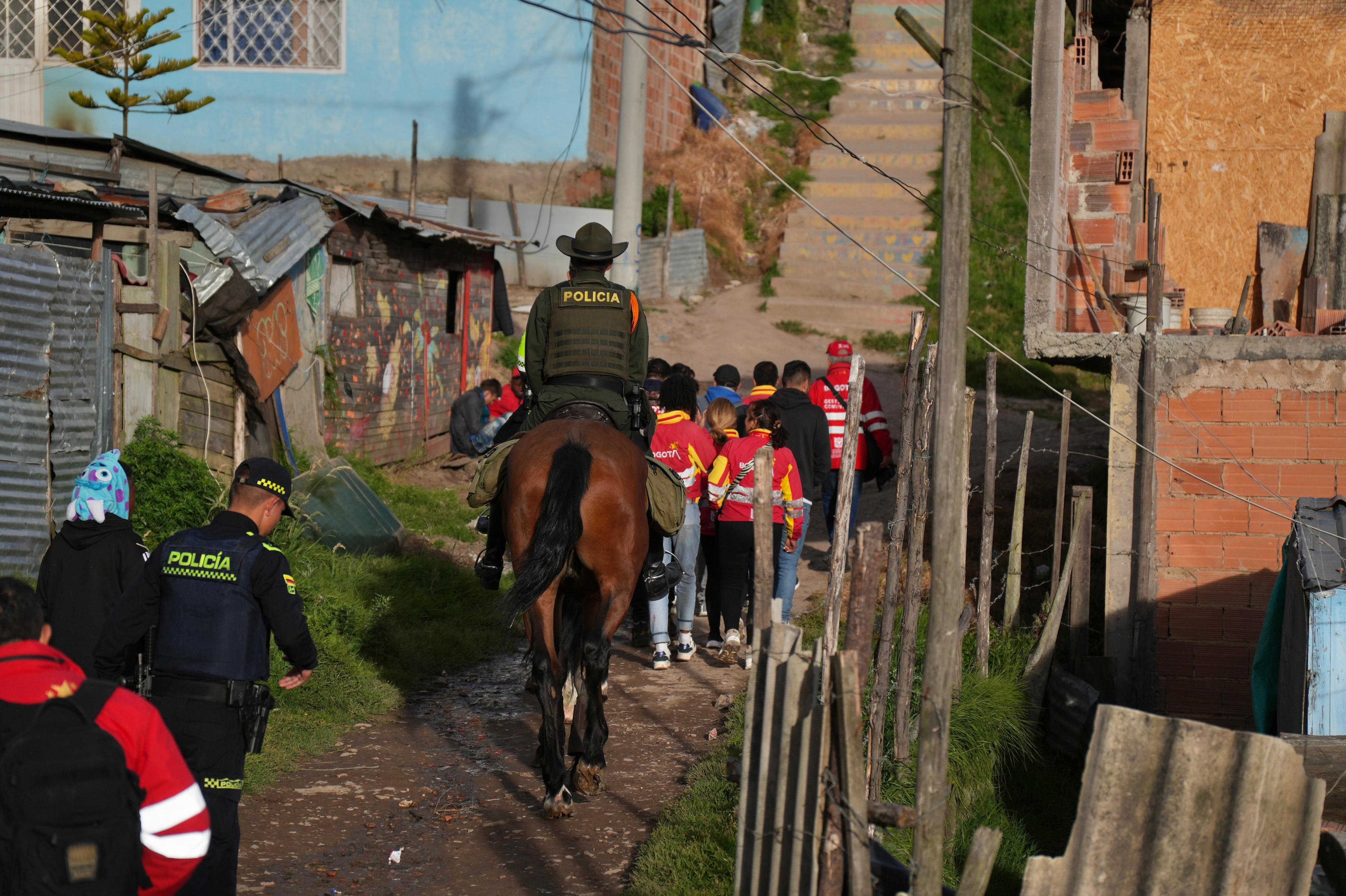 Autoridades refuerzan la seguridad en Juan Rey, en San Cristóbal, en operativo para combatir a los tierreros