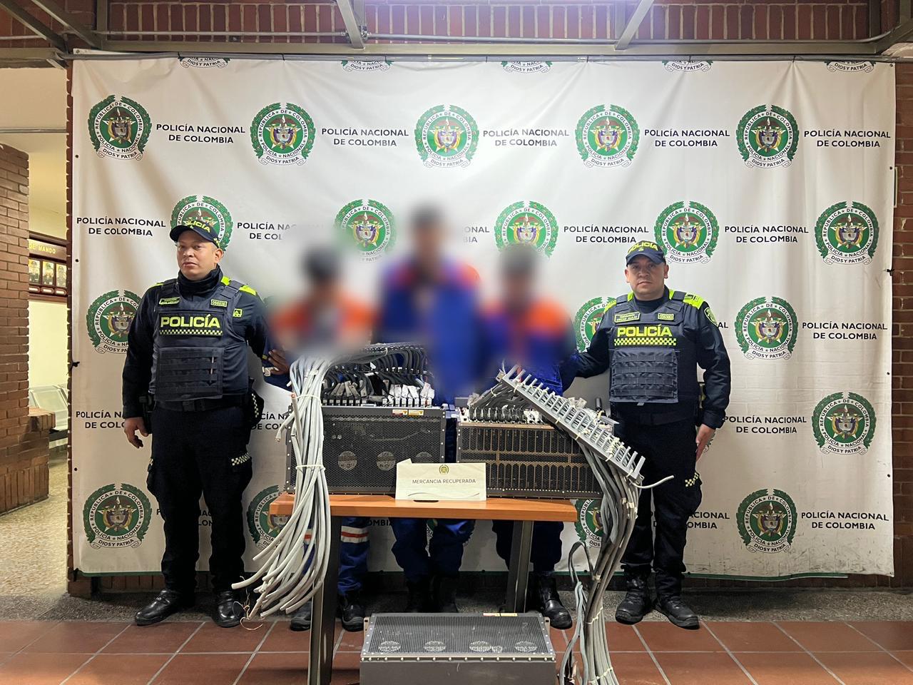 Hurto de cajas de comunicaciones