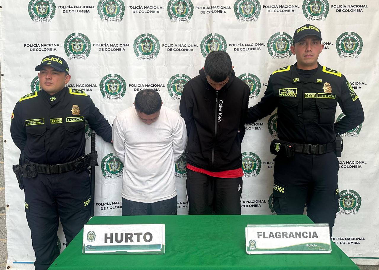 Persecución policial en Engativá terminó con la captura de tres delincuentes y la recuperación de mercancía hurtada