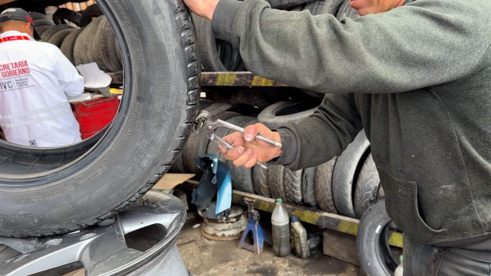 Cinco claves para evitar ser víctima de los ‘pinchallantas’ en Bogotá