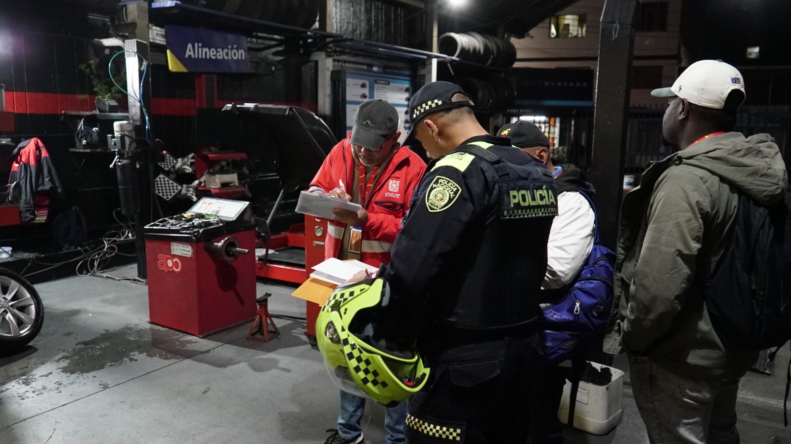 Sellados dos montallantas en Suba en medio de la ofensiva contra los 'pinchallantas' en la ciudad