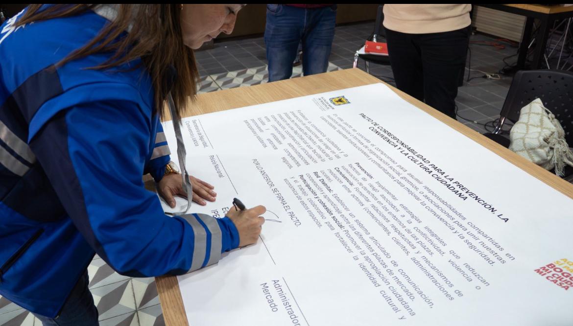 Plazas Distritales de Mercado firmaron pacto para fortalecer la seguridad y la convivencia en Bogotá