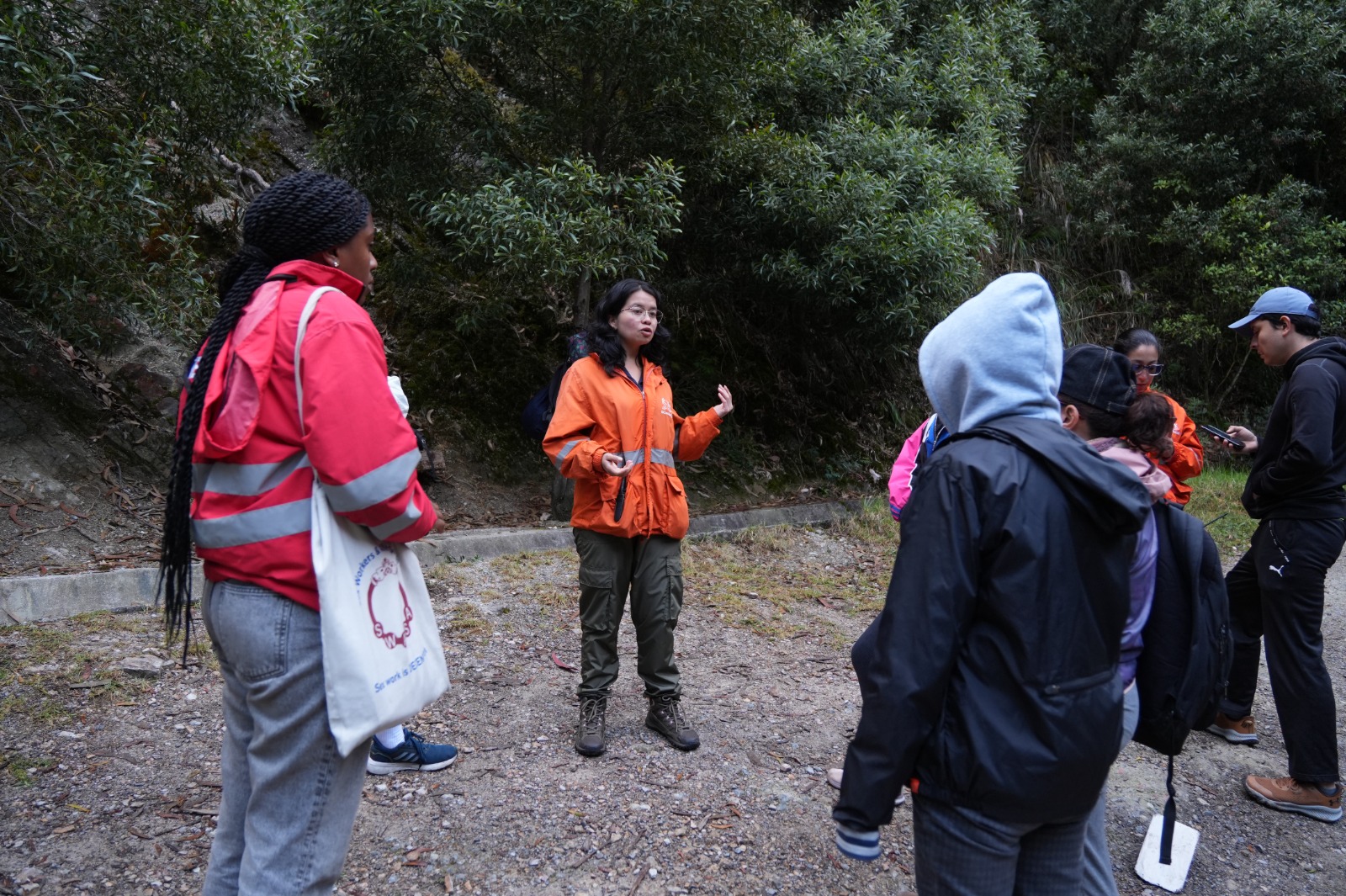 Bogotá refuerza la seguridad en la Quebrada La Vieja con el apoyo de Gestores de Convivencia y brigadistas del Ejército
