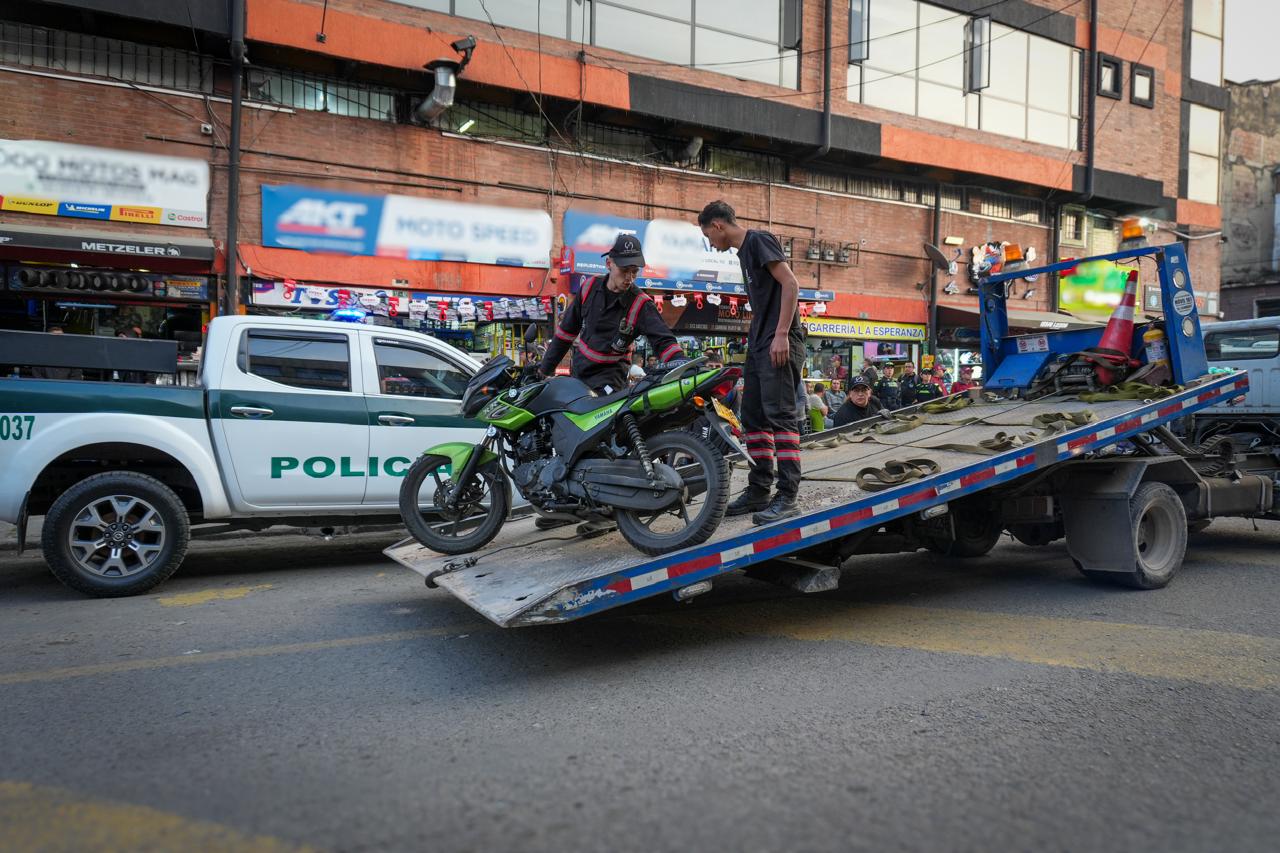 Recuperado espacio público ocupado de manera irregular por motocicletas en La Favorita