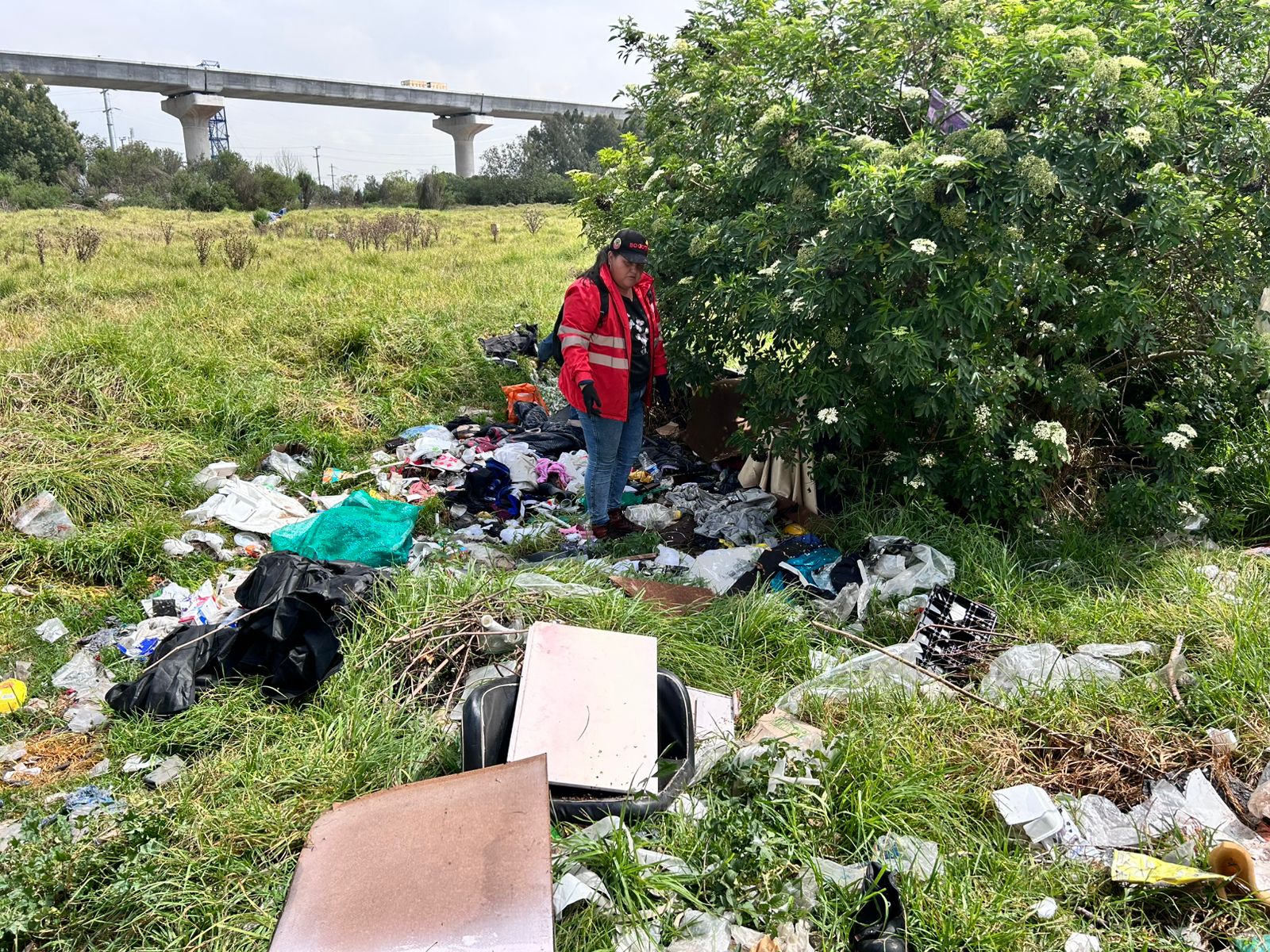 Operativo de recuperación de espacio público en Bosa: cambuches desmontados y 26 m3 de residuos recolectados