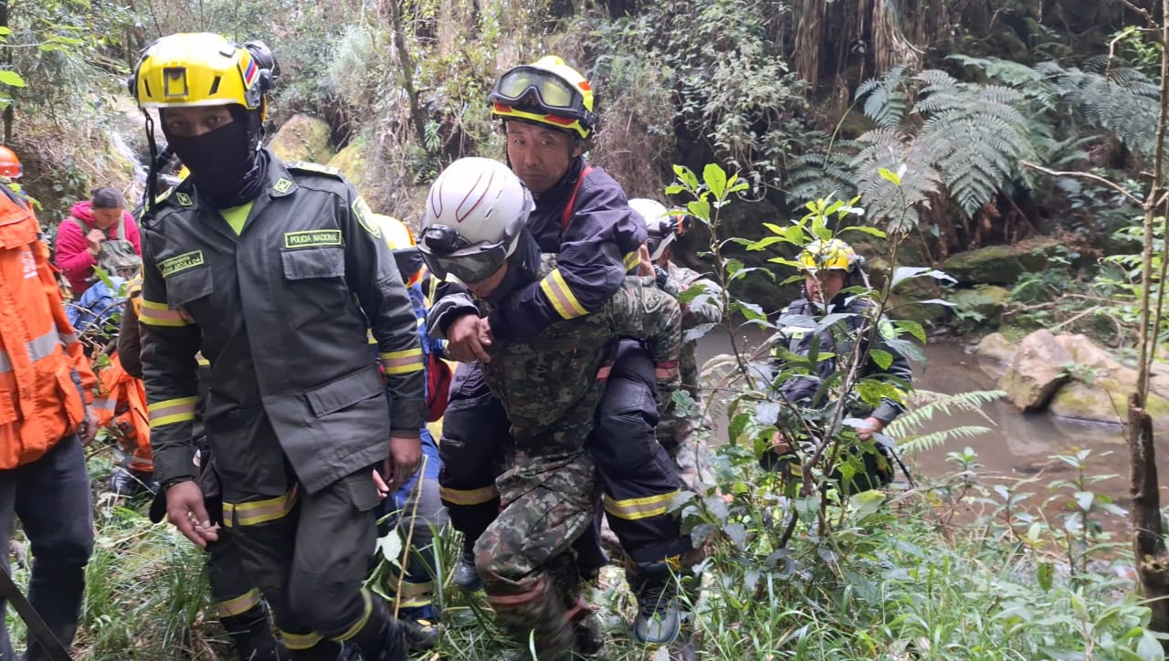 “Lost in the jungle”: la llamada a la Línea 123 que activó el rescate de un estadounidense perdido en los cerros de Bogotá “Lost in the jungle”: la llamada a la Línea 123 que activó el rescate de un estadounidense perdido en los cerros de Bogotá