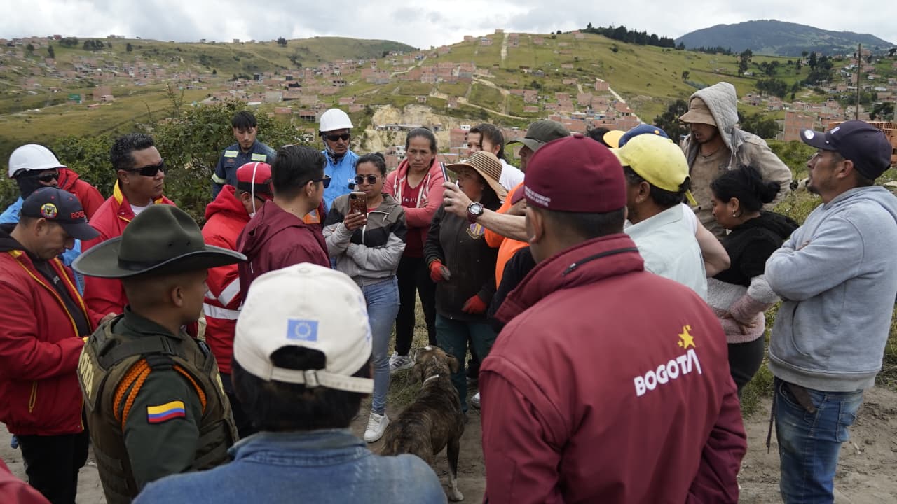 Golpe a 'tierreros' en Ciudad Bolívar: desmontada red eléctrica ilegal instalada en la vereda Quiba Baja