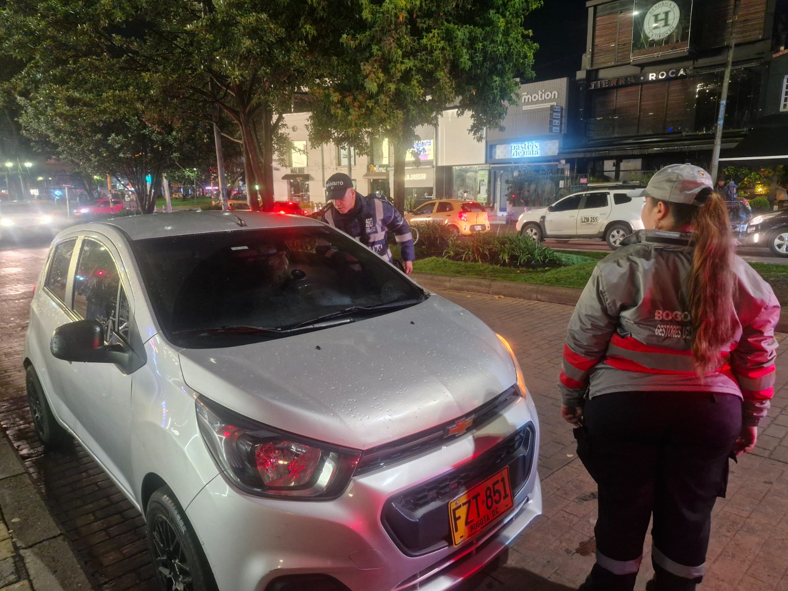 Controles nocturnos acompañan a ciudadanos en la Zona T