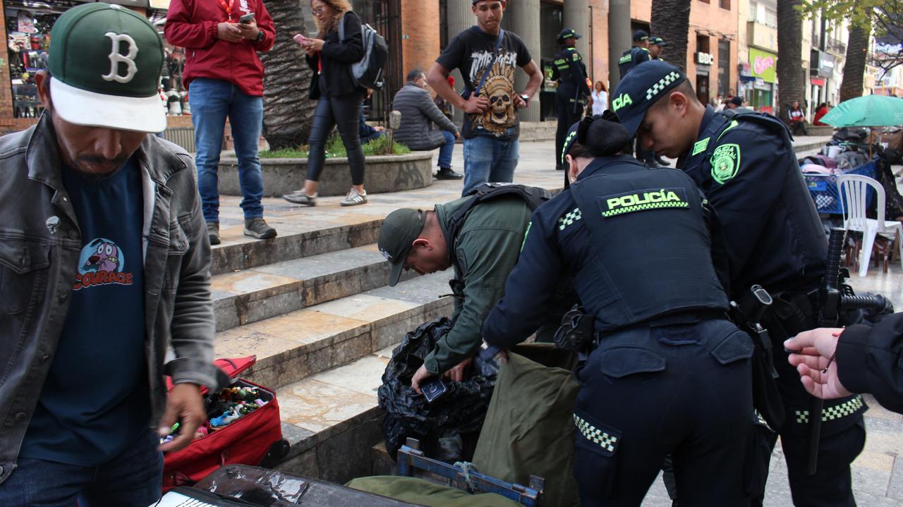 Desmontada venta ilegal de instrumentos quirúrgicos usados en pleno espacio público en la Carrera Séptima