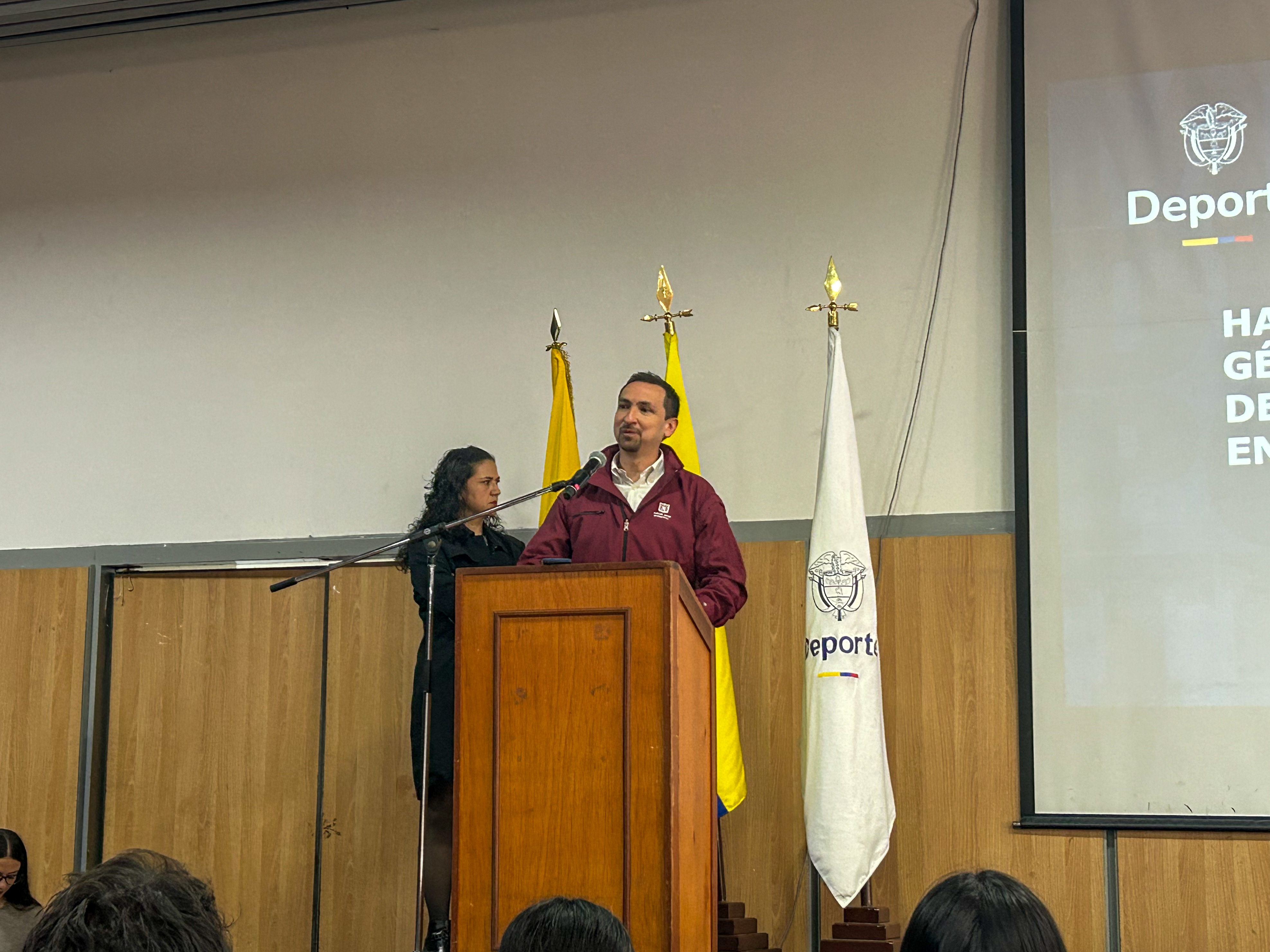 Distrito y Gobierno nacional firman pacto para prevenir violencia contra las mujeres en escenarios deportivos y parques de Bogotá