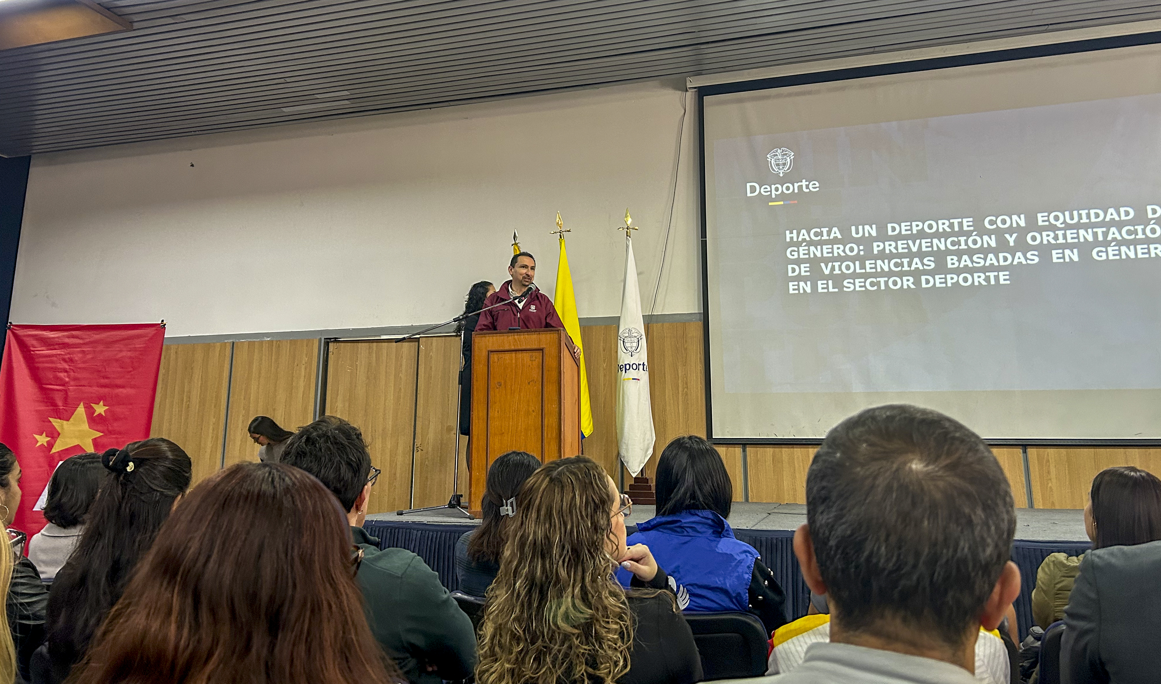 Distrito y Gobierno nacional firman pacto para prevenir violencia contra las mujeres en escenarios deportivos y parques de Bogotá