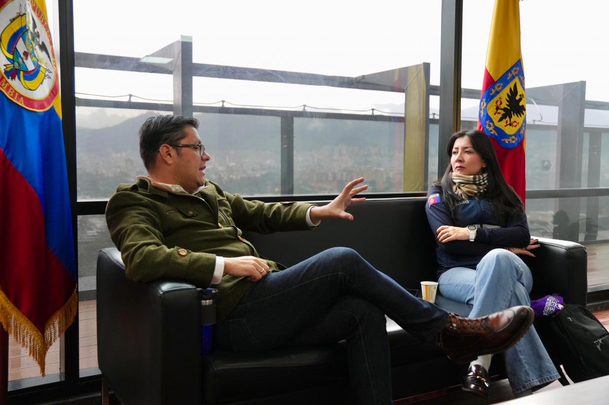 Secretario de Seguridad de Bogotá reunido con su homóloga de Quito.
