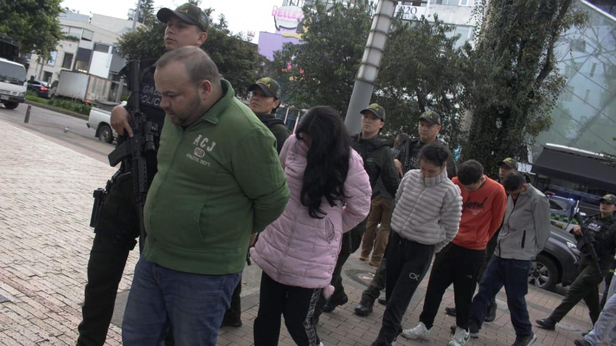 Cayeron los de la T dedicados al paseo millonario.