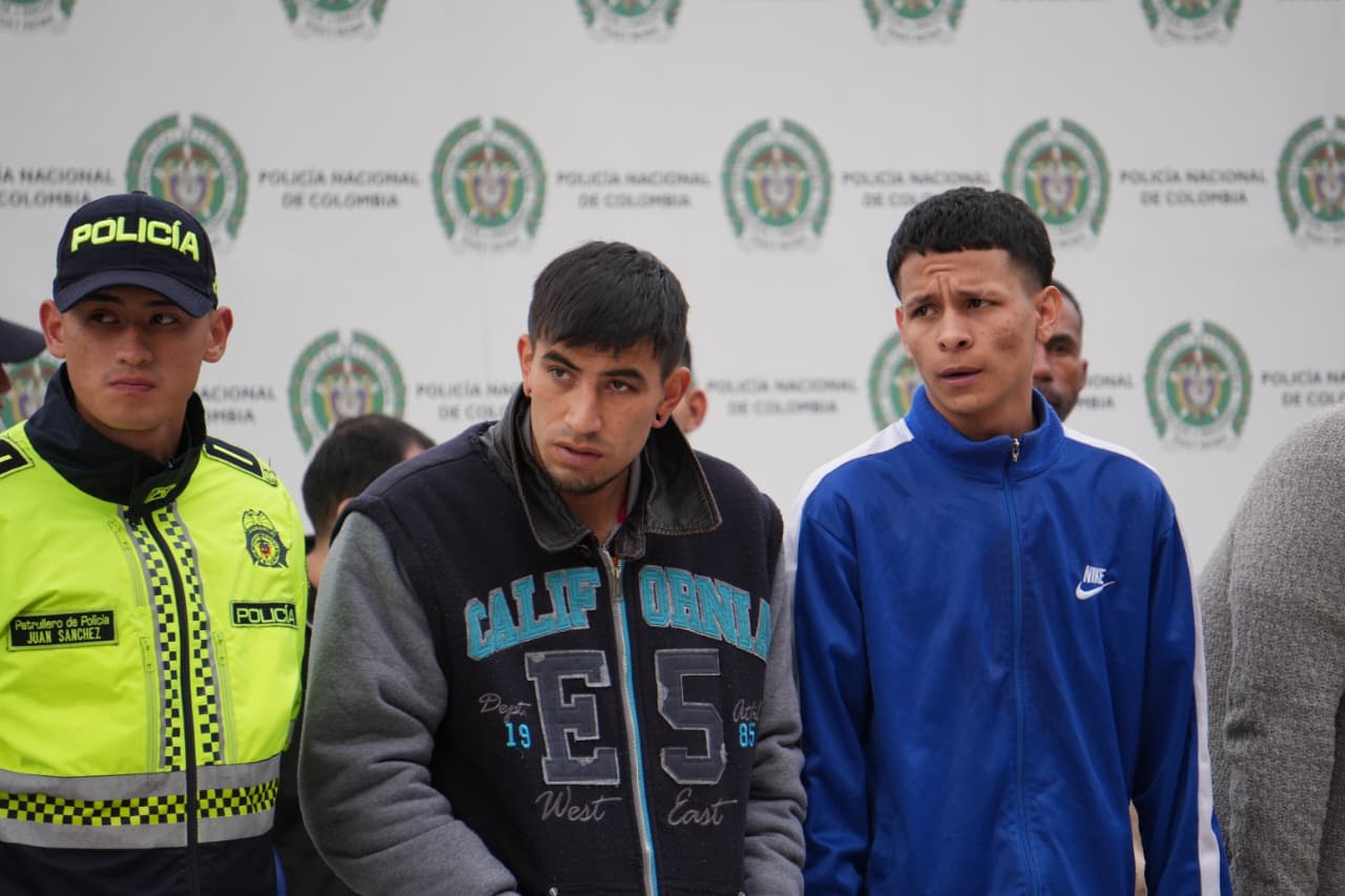 Por un partido de fútbol al que vino a jugar después de huir a Villavicencio: así cayó alias Pelos, homicida de un hincha de Santa Fe en Bogotá