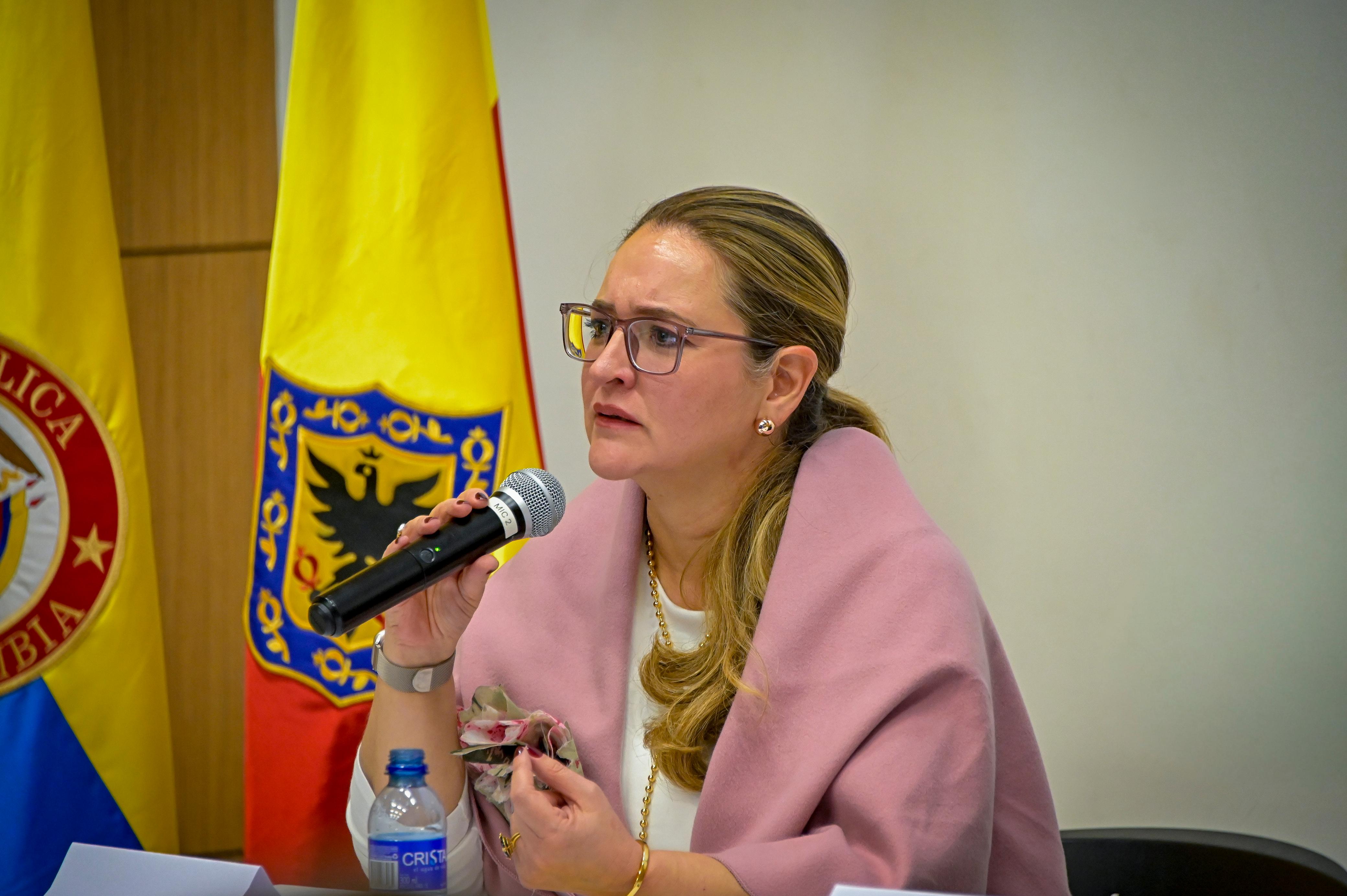 El hacinamiento en las estaciones de Policía y URI de Bogotá bajó del 172 % al 45 % en los últimos ocho meses
