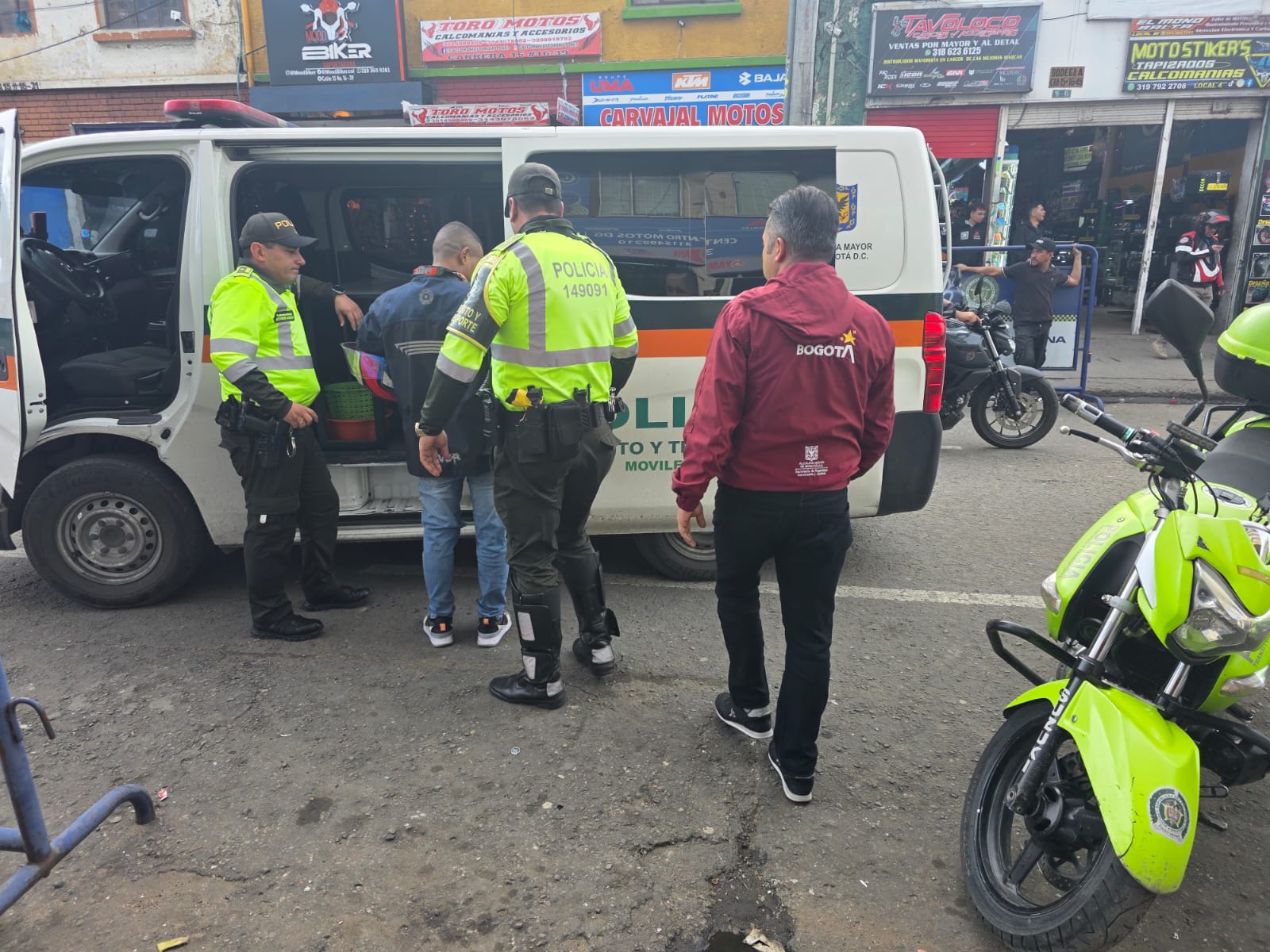 Capturado en La Favorita un hombre que tenía una motocicleta con sistemas de identificación regrabados Un hombre capturado junto a dos policías