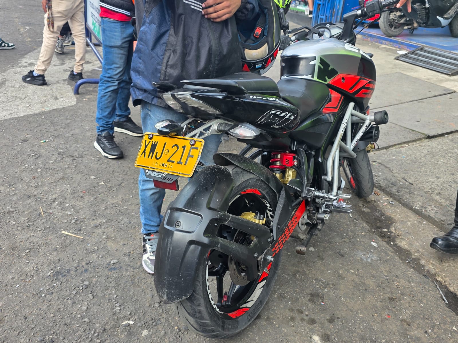 Capturado en La Favorita un hombre que tenía una motocicleta con sistemas de identificación regrabados Una motocicleta