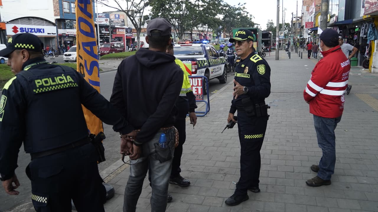 Dos capturados por agresión contra servidor público y 11 establecimientos sellados dejo megatoma en la Primero de Mayo