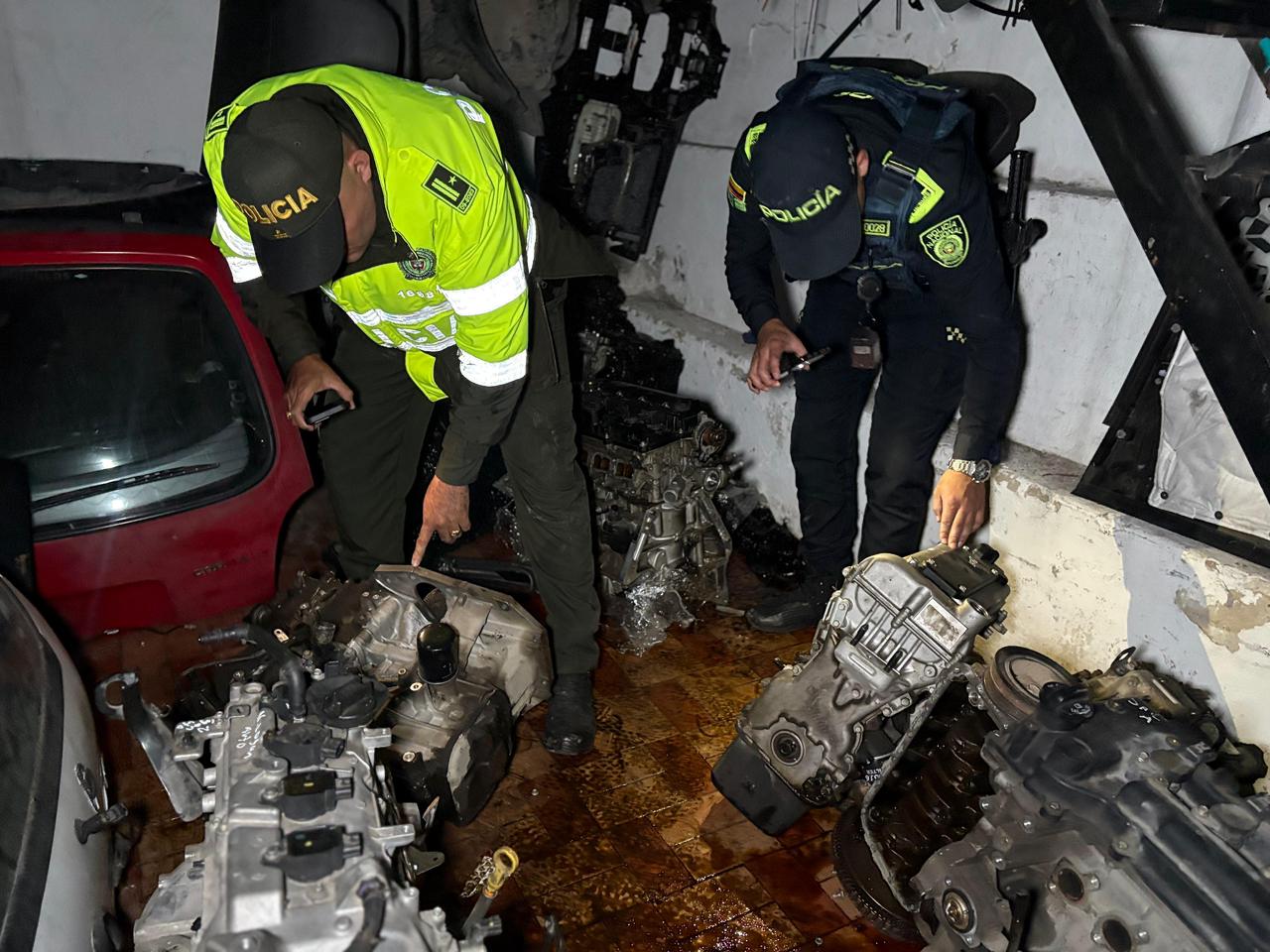 Incendio deja al descubierto desguazadero en Barrios Unidos