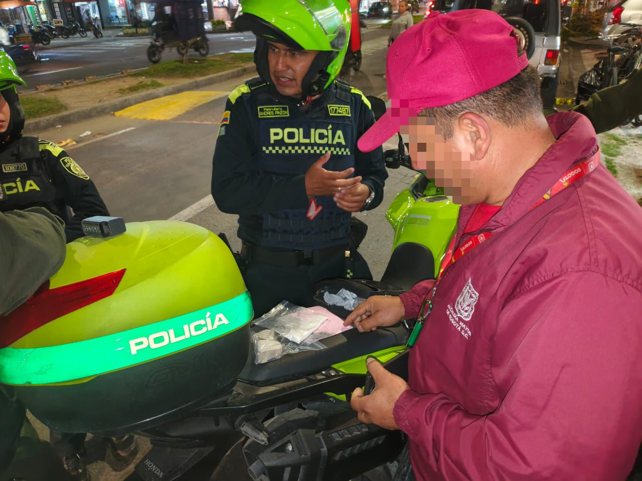 Varias personas en una calle