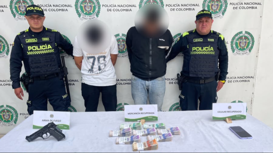 Golpe a una banda que expendía drogas en parques y desmantelado desguazadero de patinetas eléctricas: así se afectó al crimen en Bogotá Golpe a una banda que expendía drogas en parques y desmantelado desguazadero de patinetas eléctricas: así se afectó al crimen en Bogotá